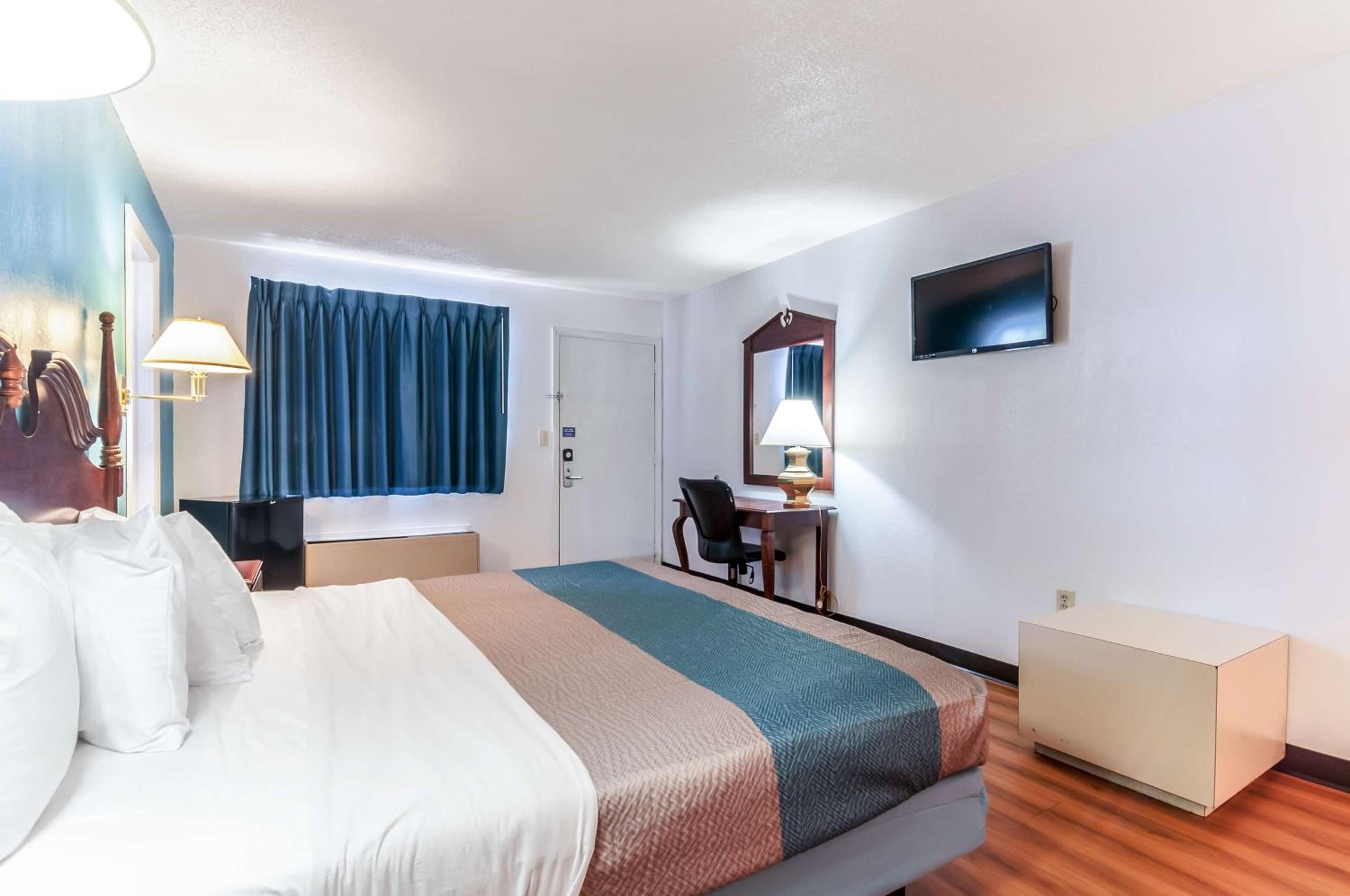 Double Room - Non-Smoking 