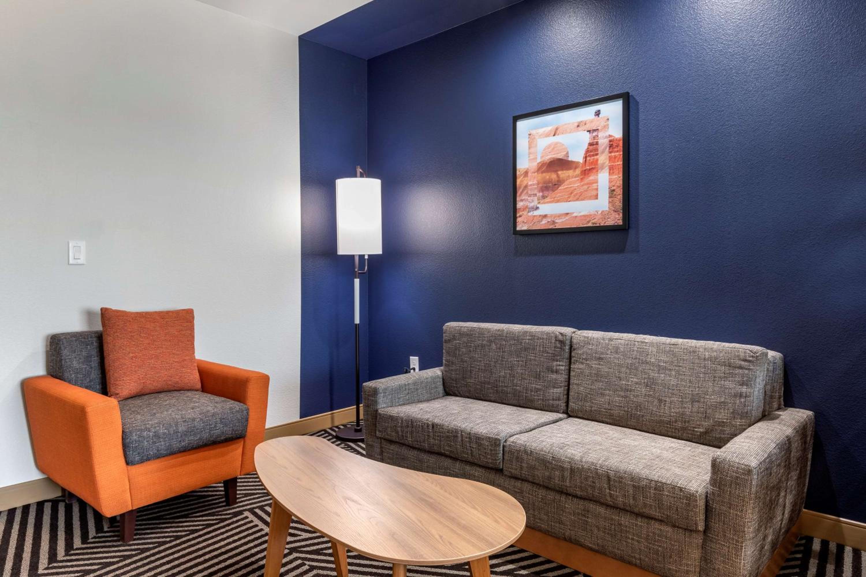 Suite with Two Queen Beds and Single Sofa Bed