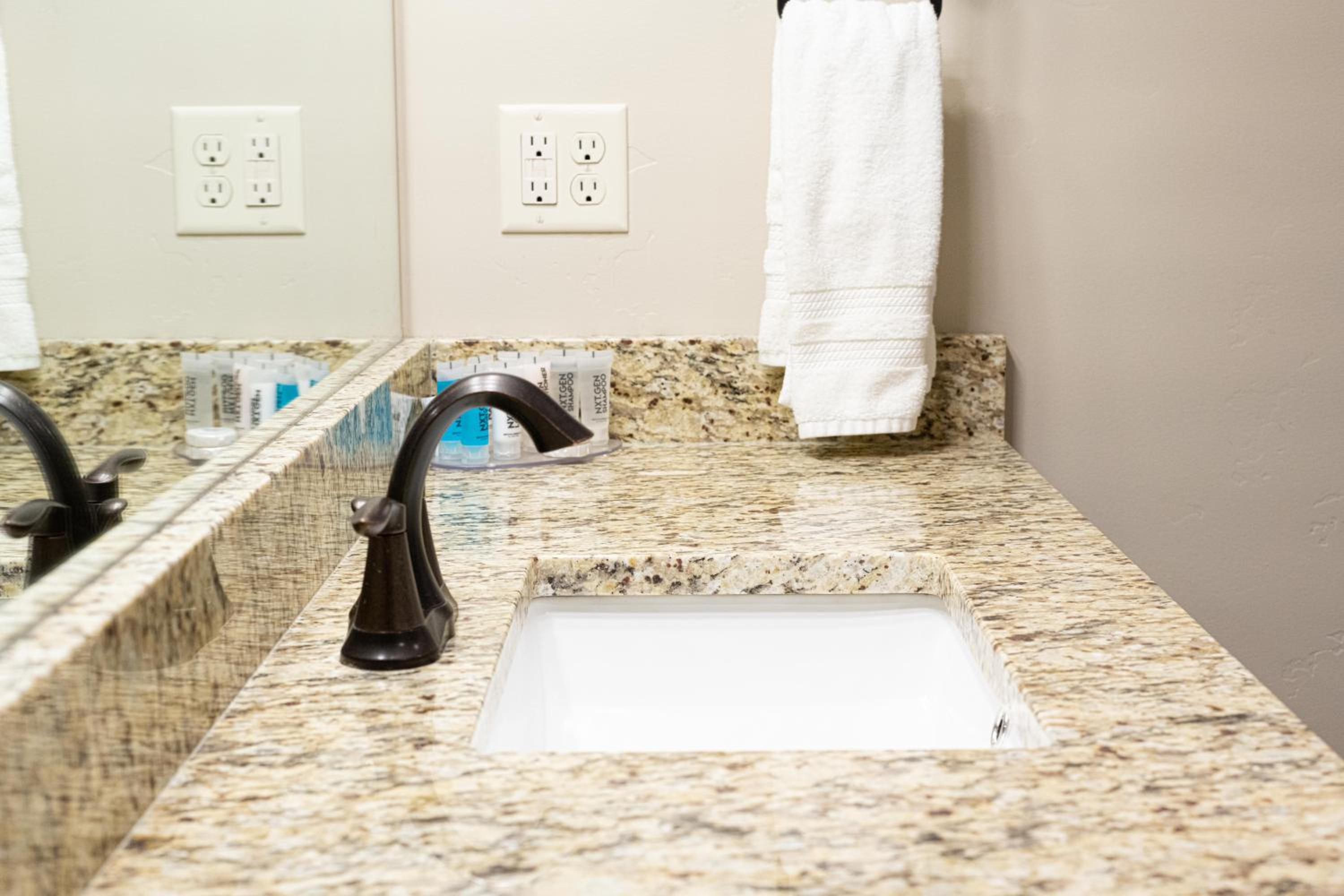 Deluxe Double Room with Two Queen Beds