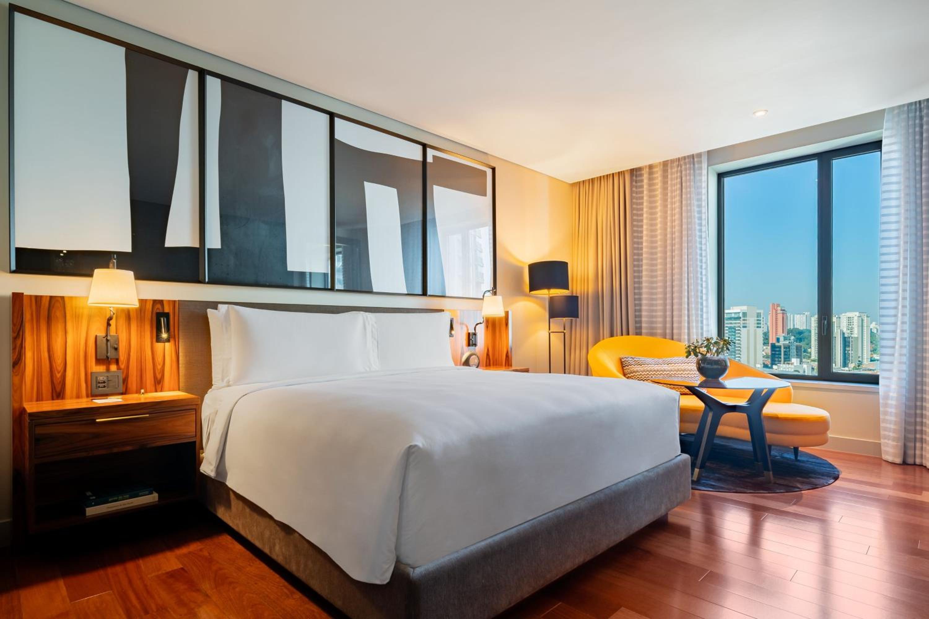 Deluxe King Room