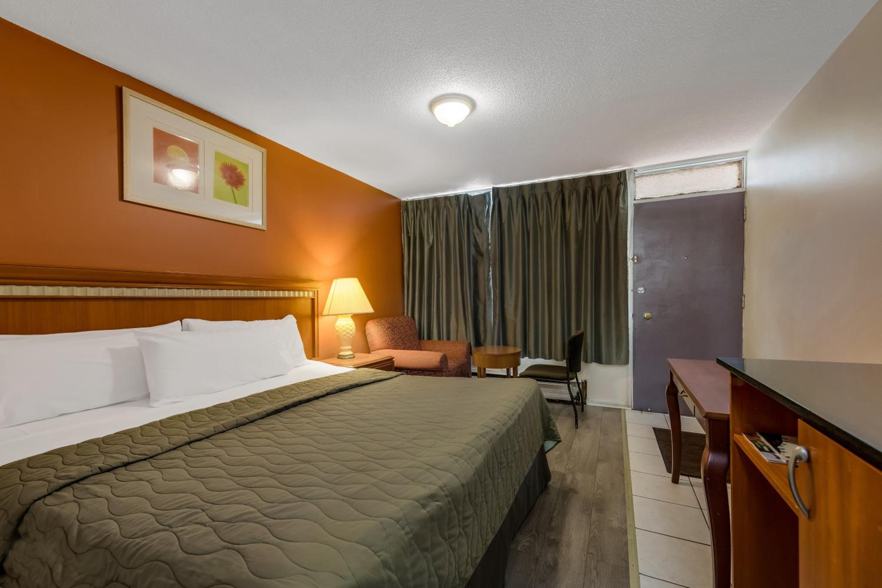 King Room - Non-Smoking