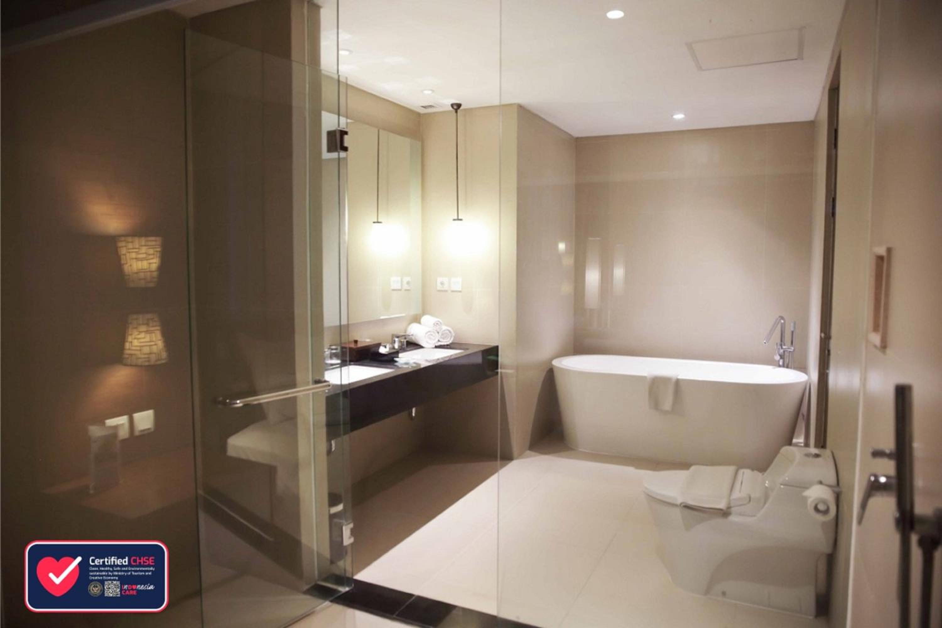 Honeymoon Suite