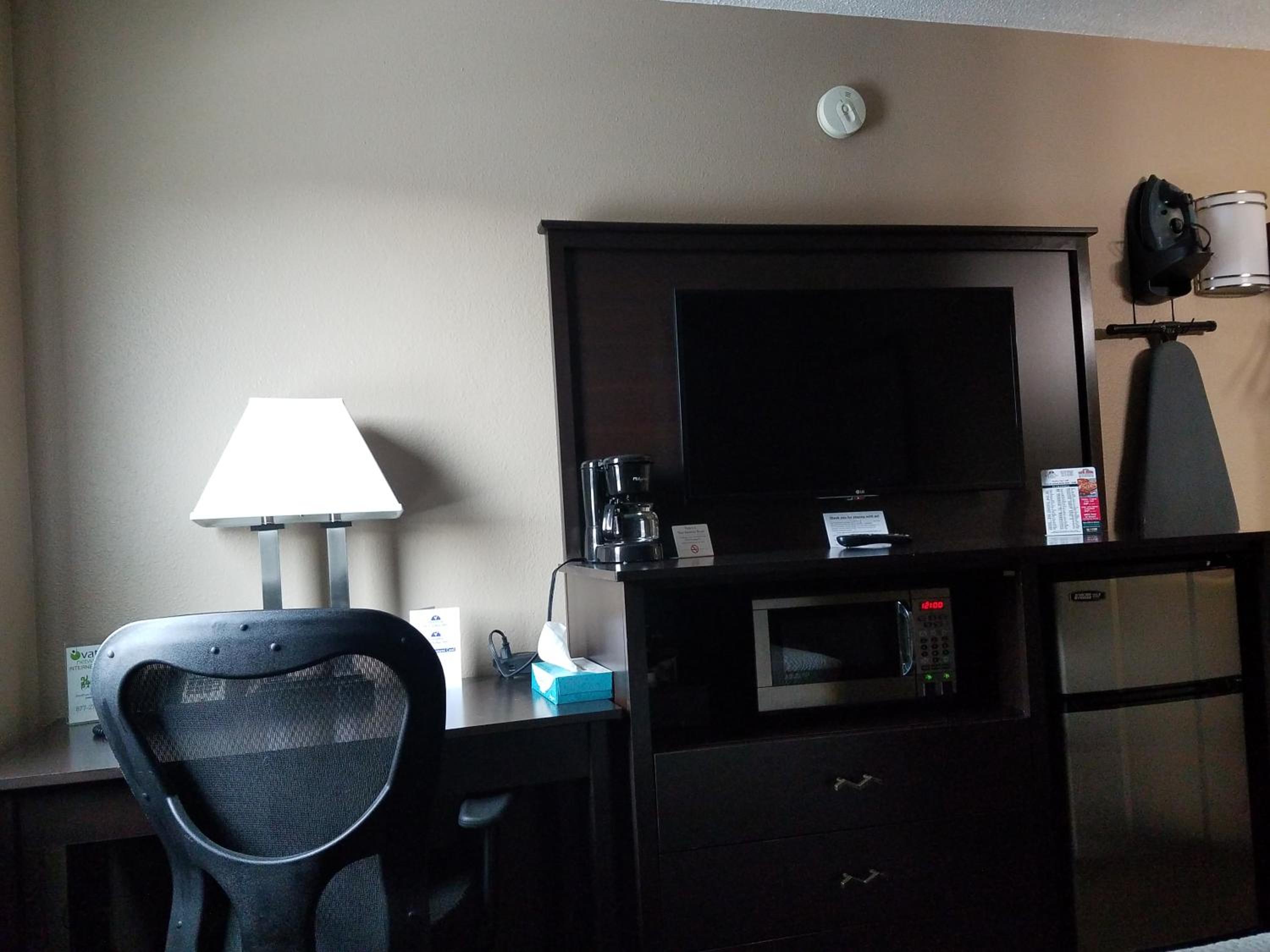 Queen Room - Non-Smoking