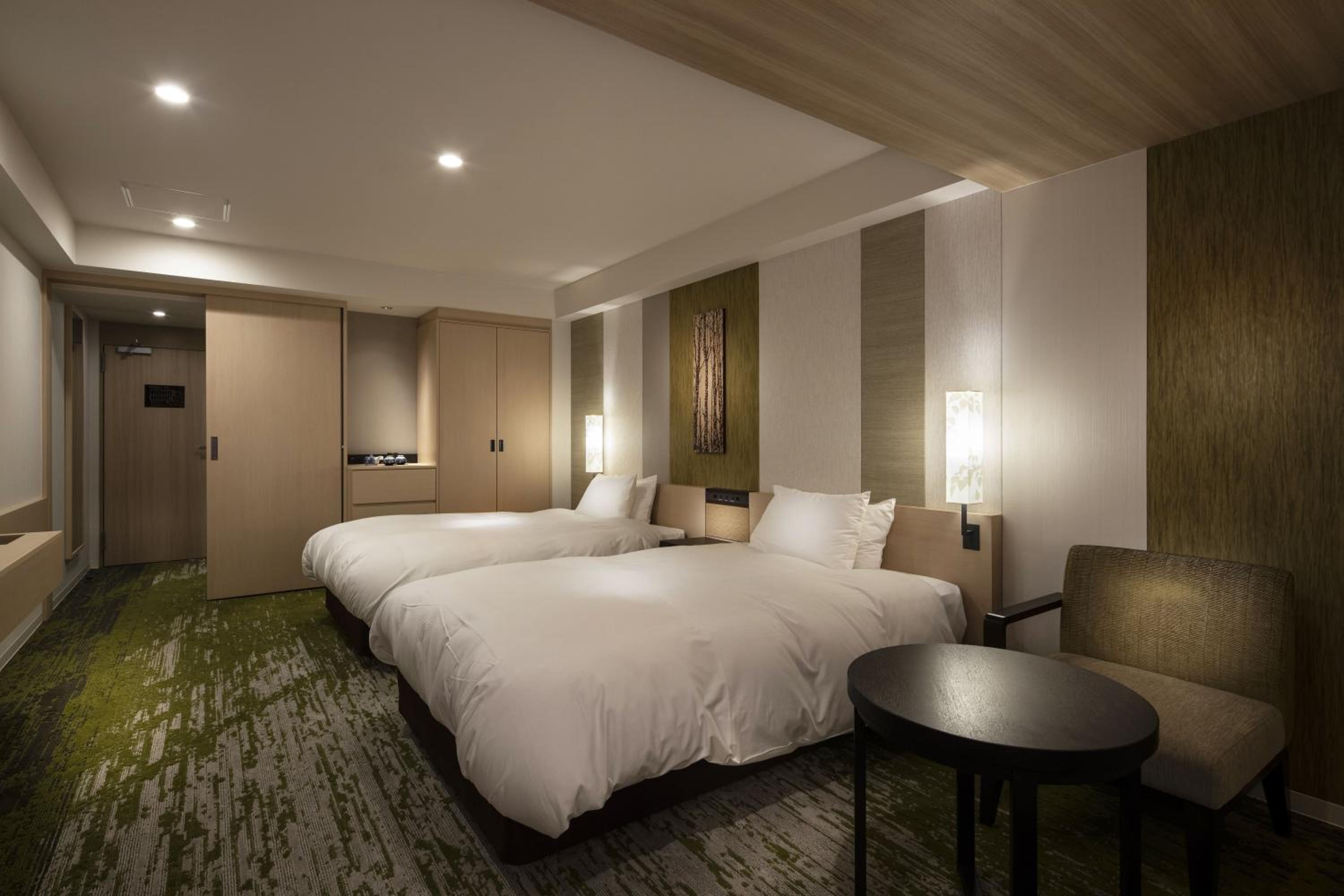 Superior Twin Room - Non-Smoking (South Bld) - Breakfast + Deluxe Kaiseki Dinner At Japanese Restaurant