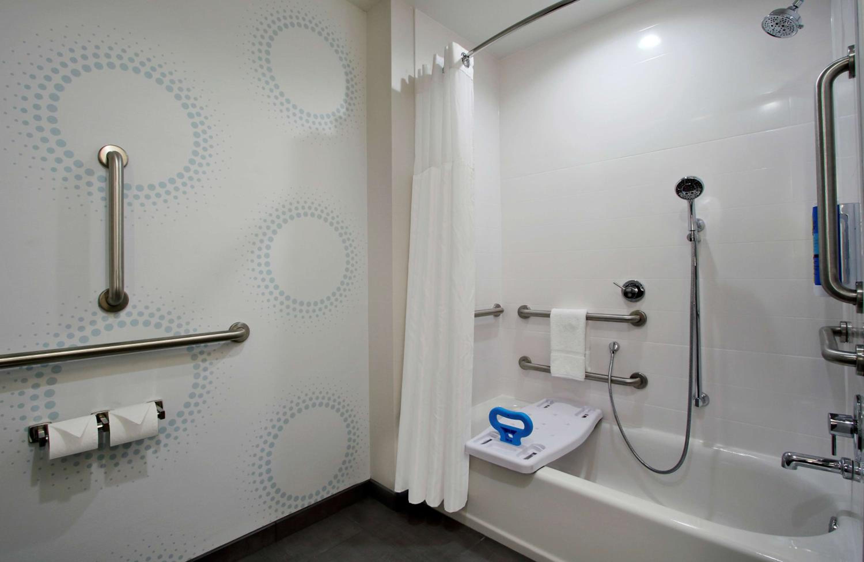 Queen Room with Two Queen Beds - Mobility and Hearing Access