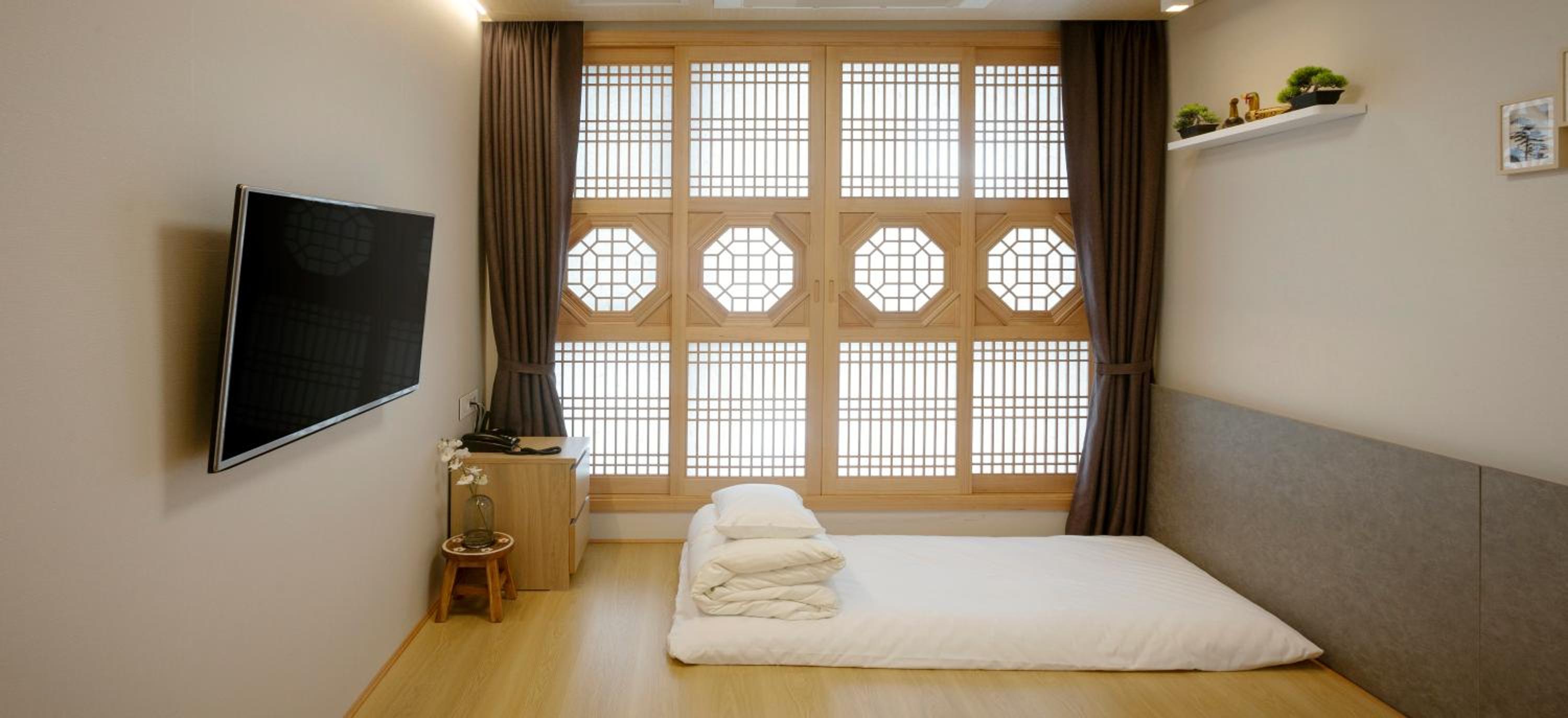 Premier Korean-Style Ondol Room