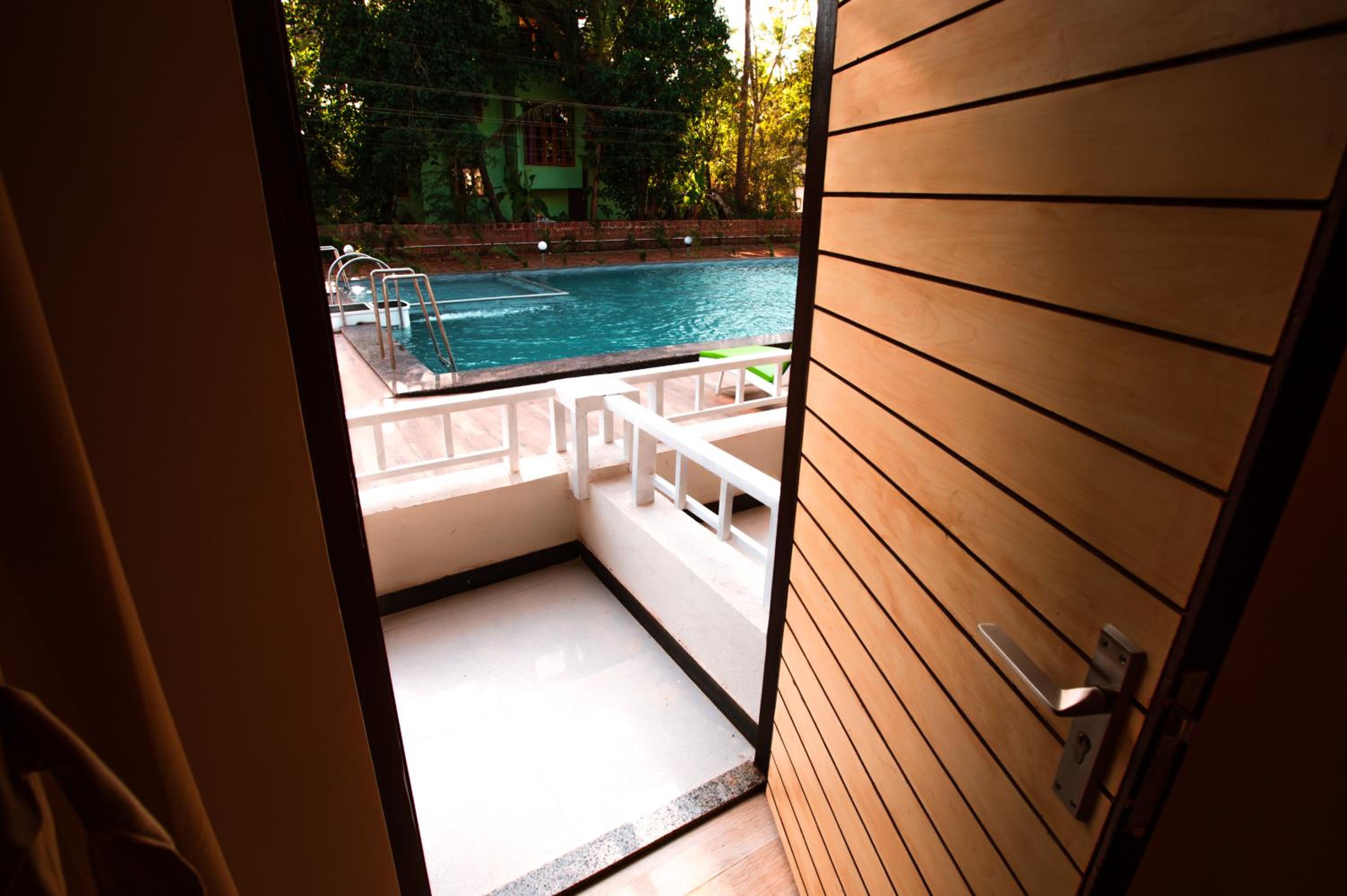 Deluxe Room with Pool View