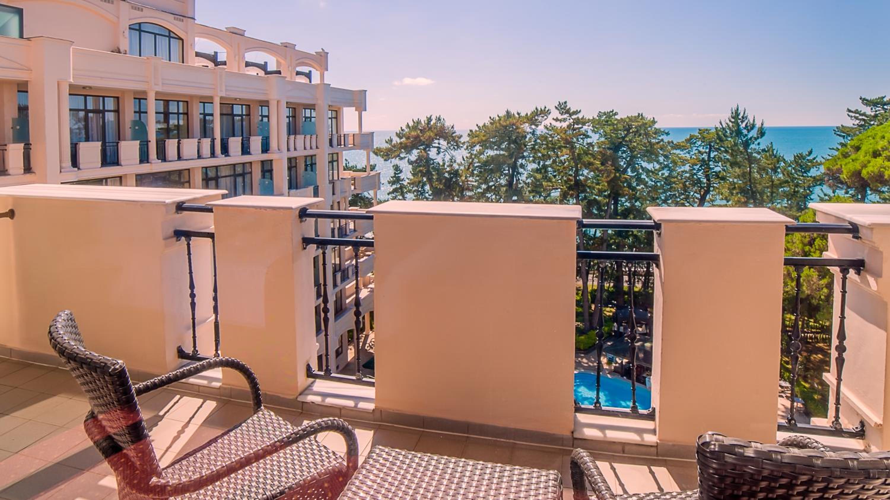 Family Room with Sea View