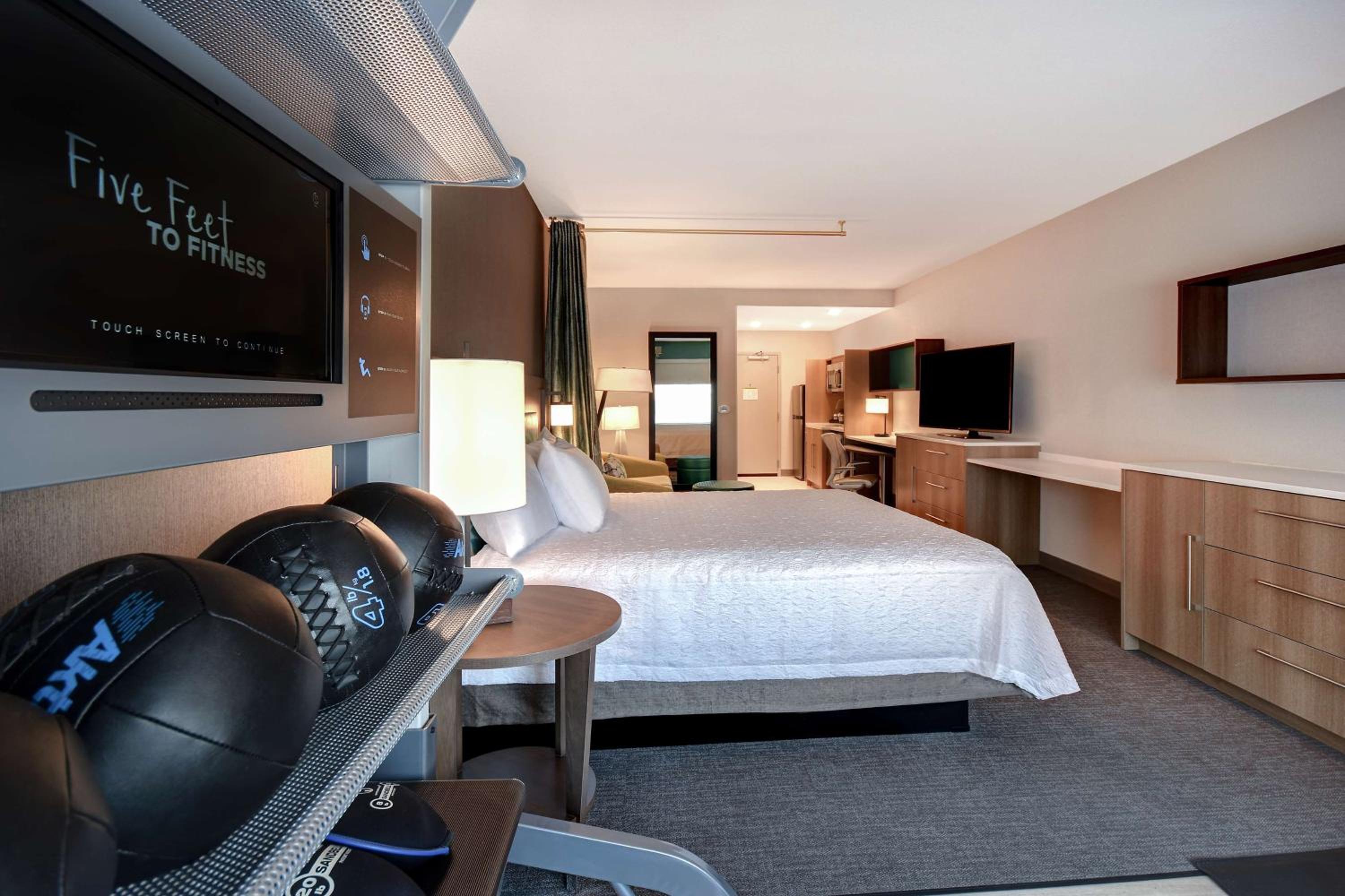 King Studio Suite - Non-Smoking