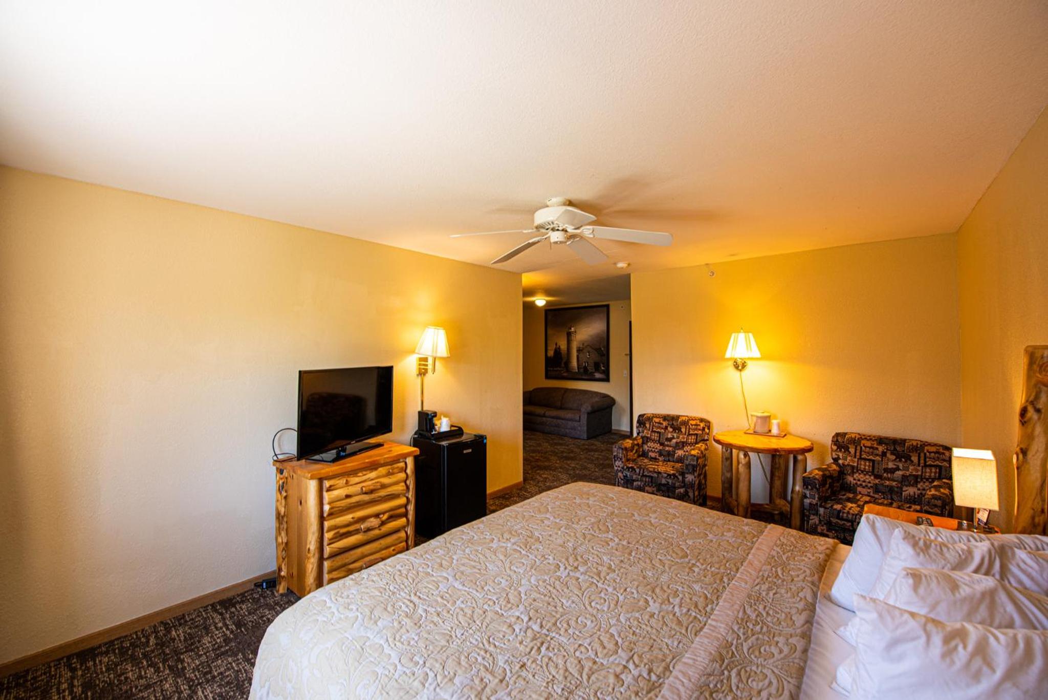 Two-Room King Suite - Courtside - Non-Smoking