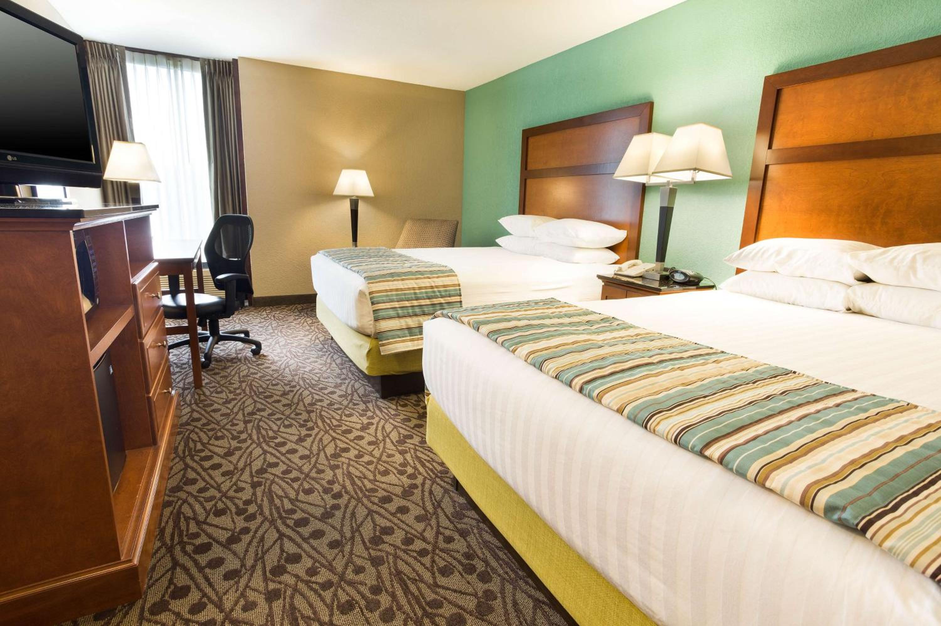 Deluxe Queen Room with Two Queen Beds