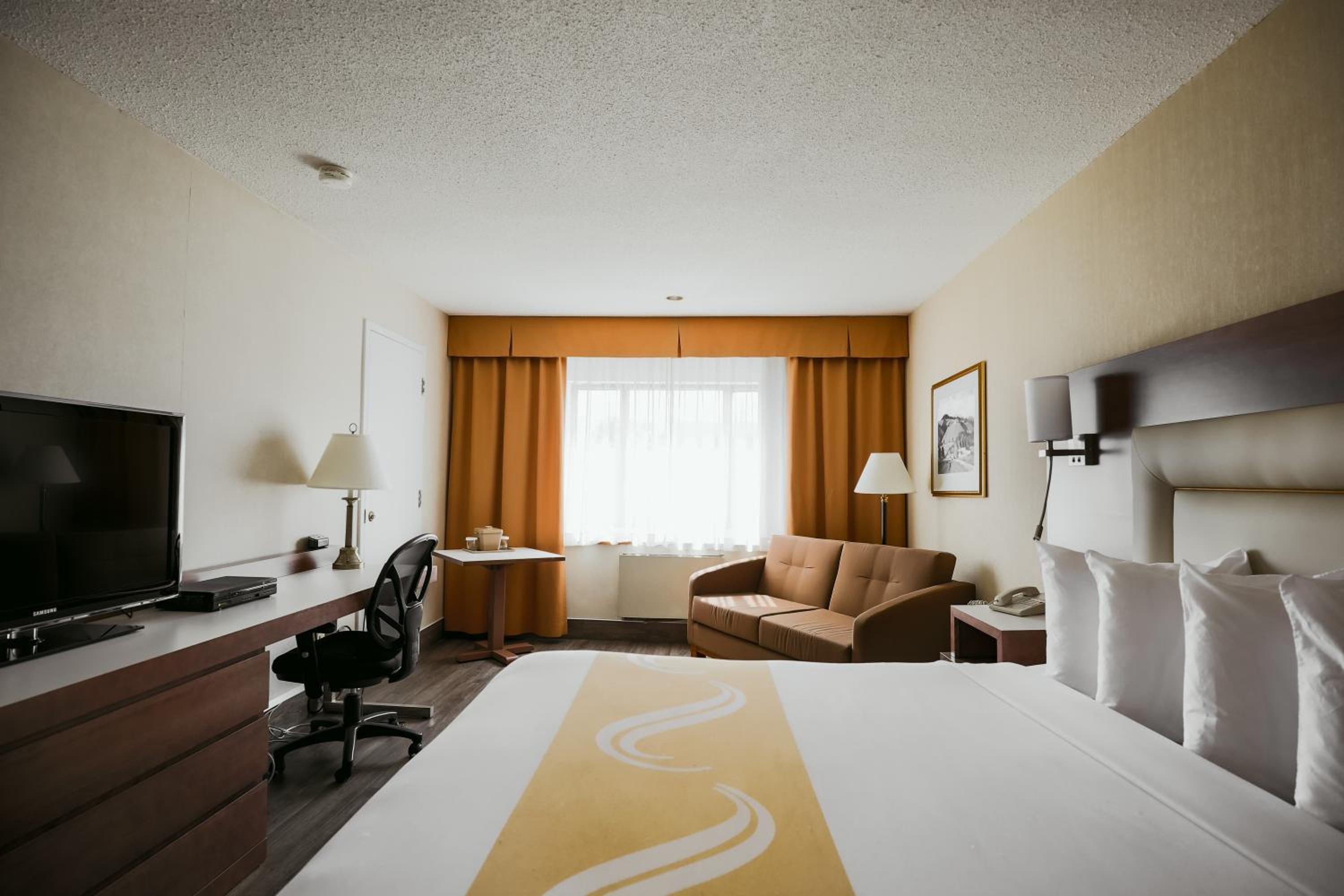 Executive King Room with Sofa Bed
