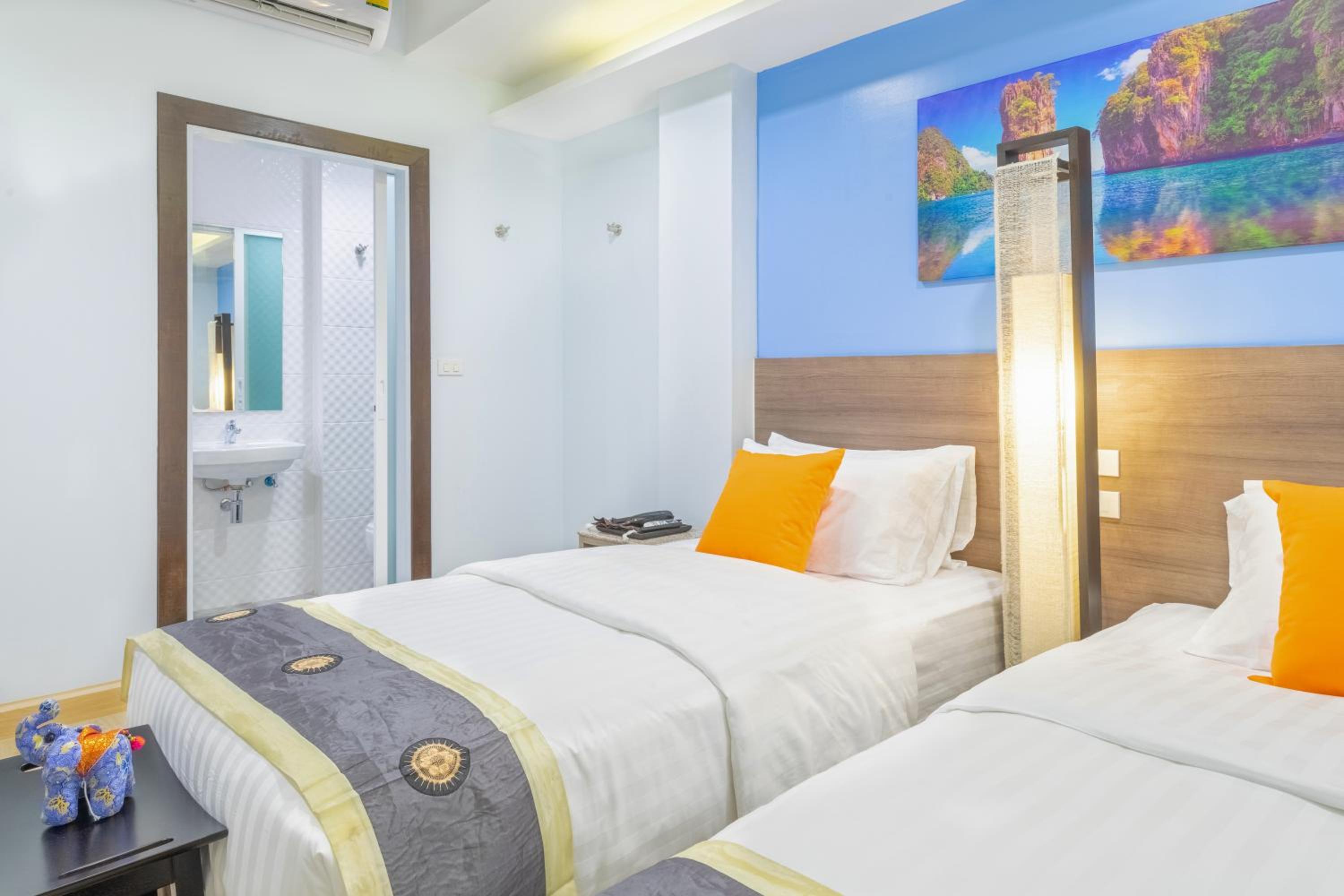 Standard Twin Room