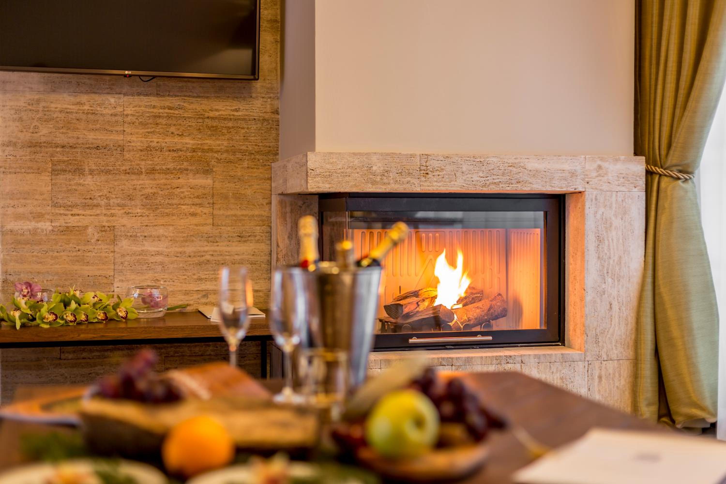 Luxury suite (two bedroom)