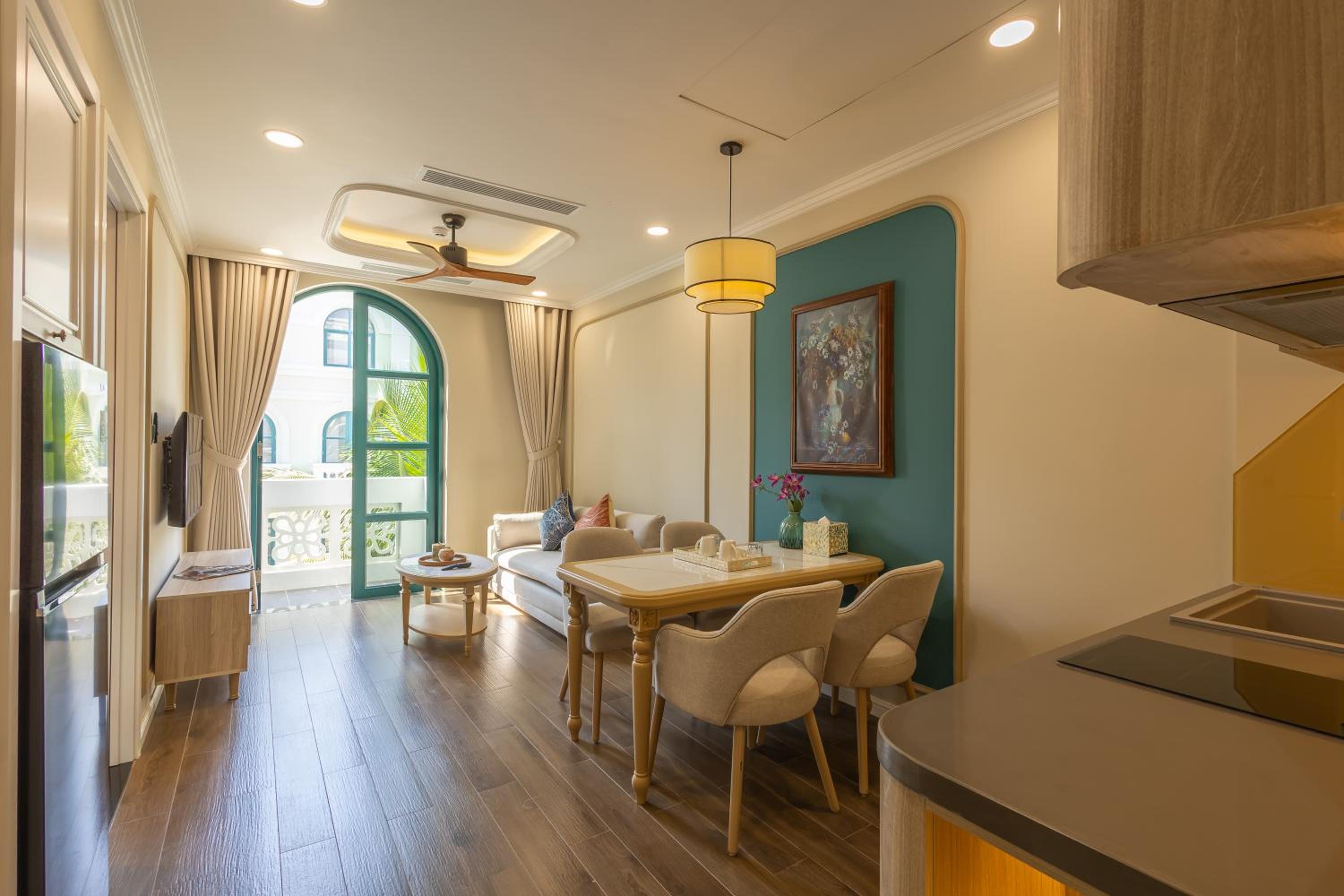 Deluxe Apartment