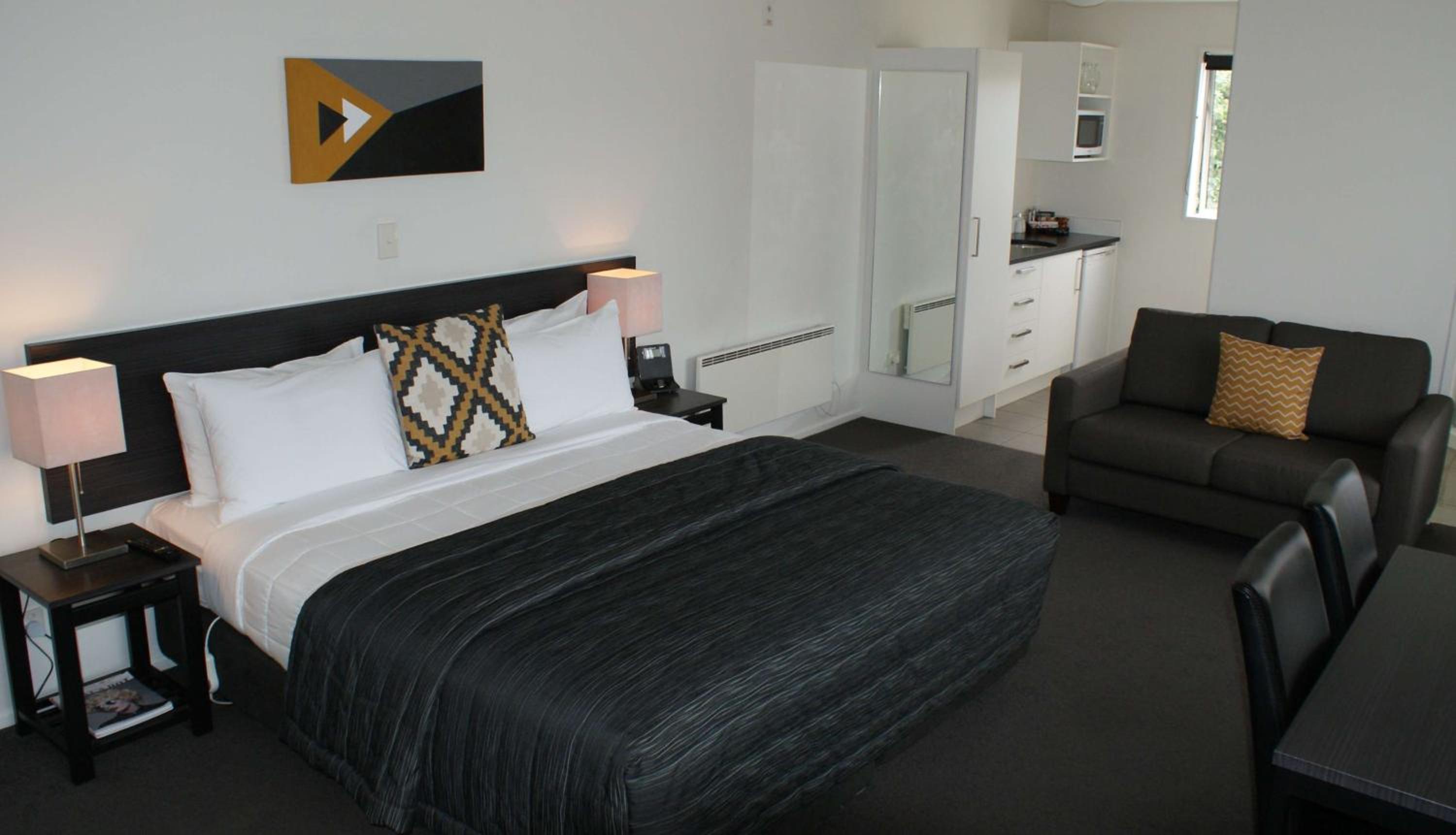 Superior King Studio