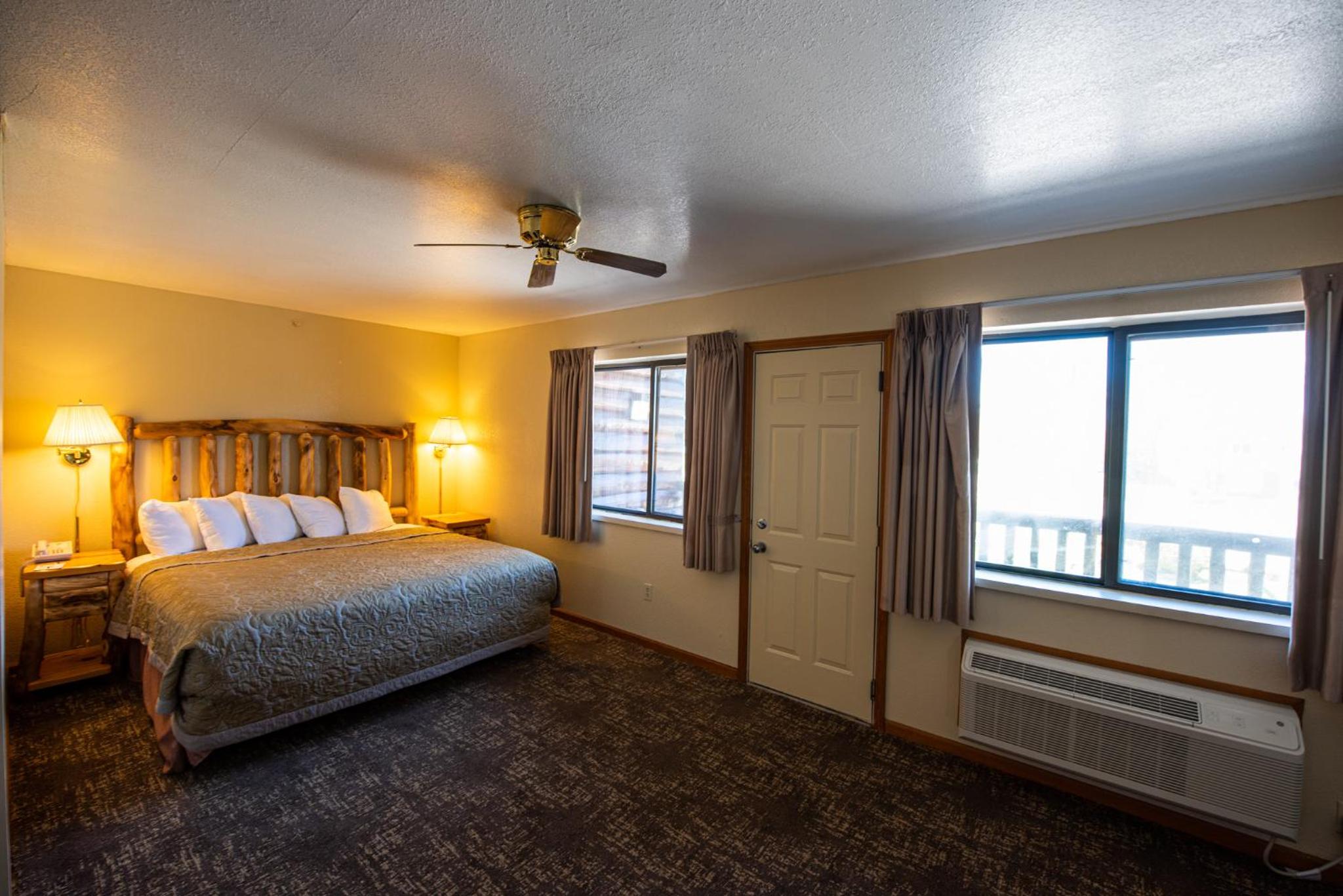 King Room with View - Non-Smoking