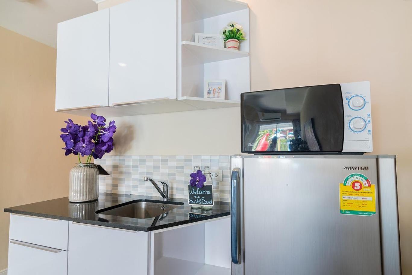 Deluxe King Studio - Pool View