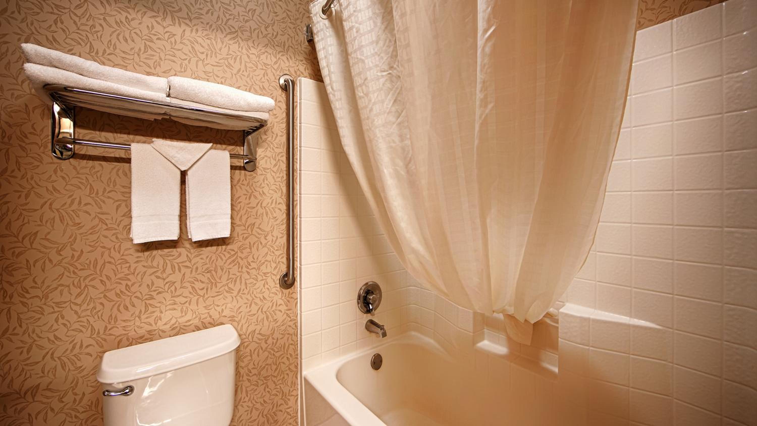 Two-Room King Suite with Spa Bath and Wet Bar - Non-Smoking