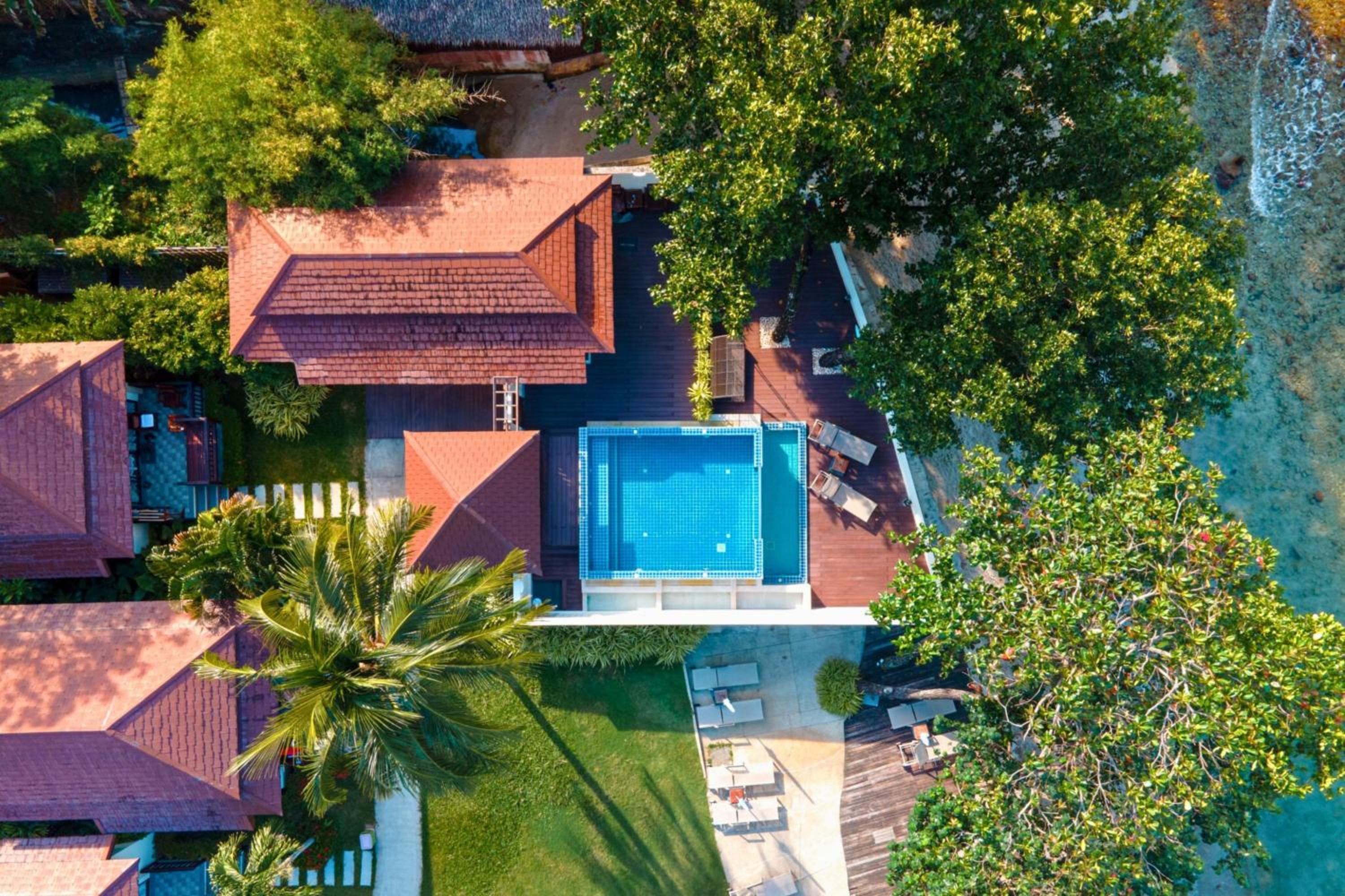 Beachfront Pool Villa Suite