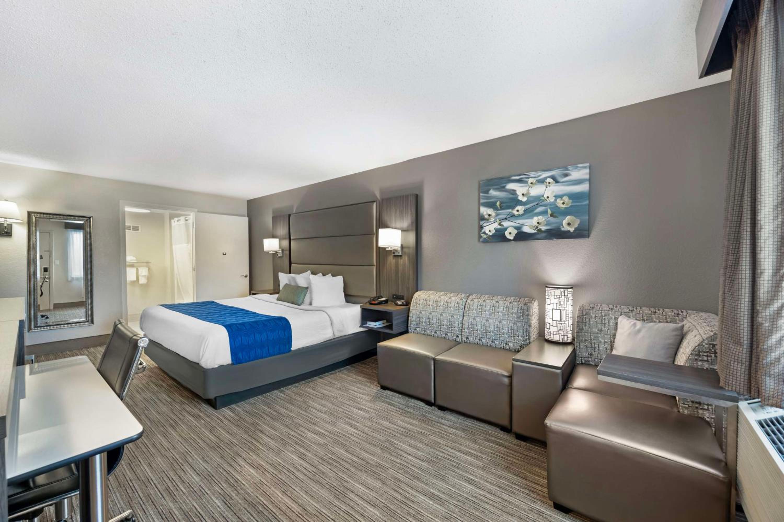 King Room with Bath Tub - Disability Access/Non-Smoking 