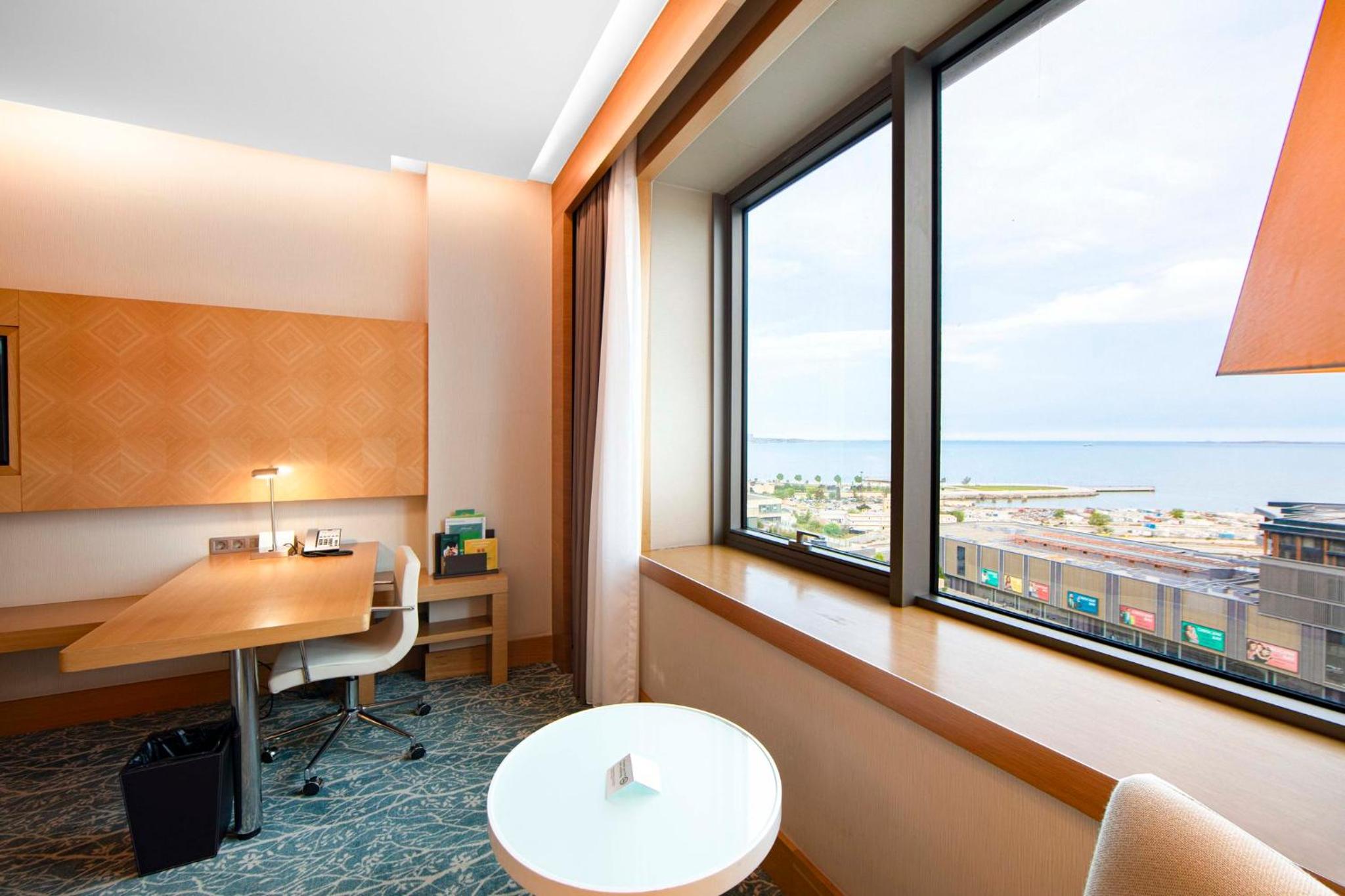 King Suite with City View