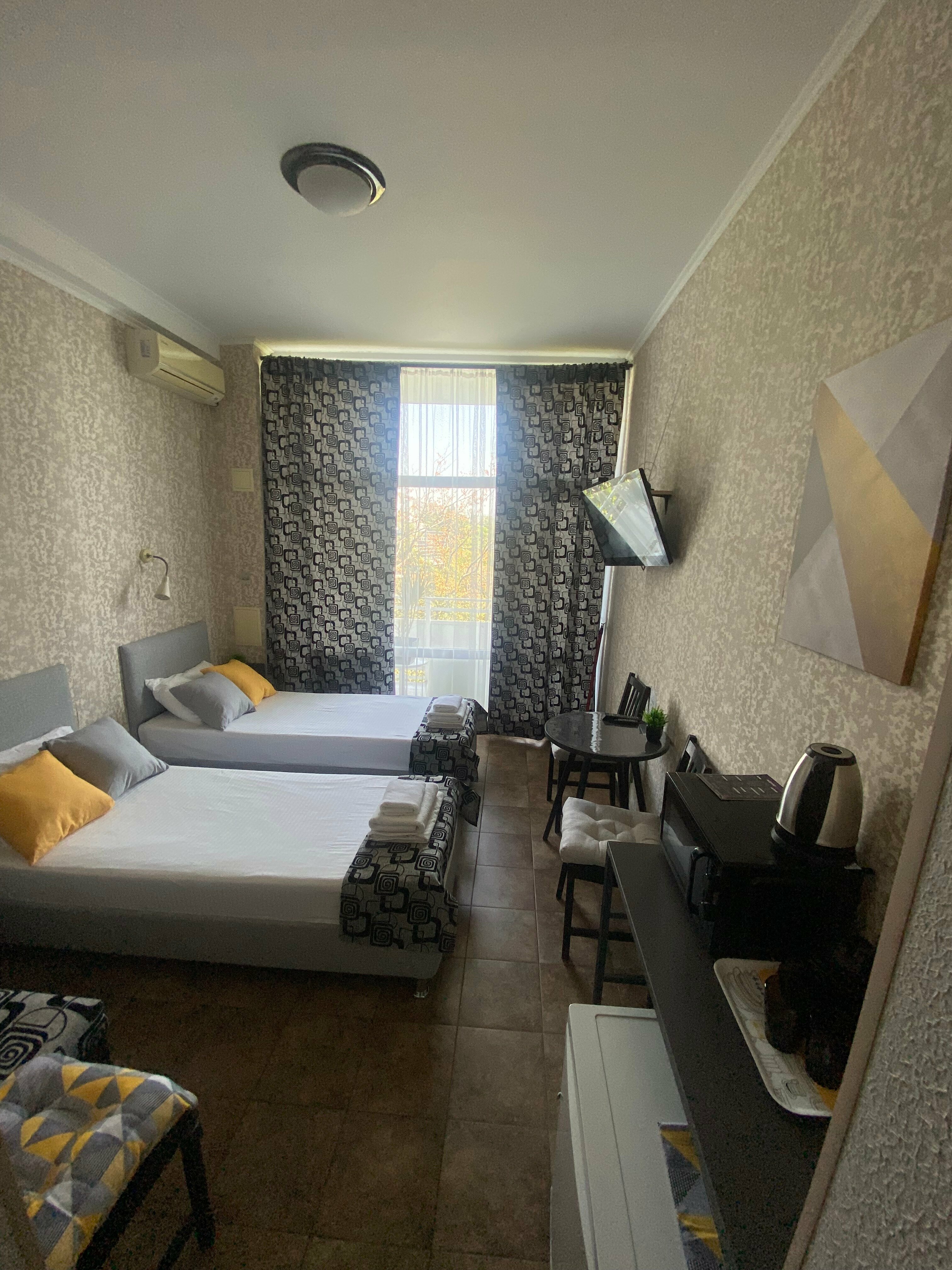 Трехместный номер с видом на море