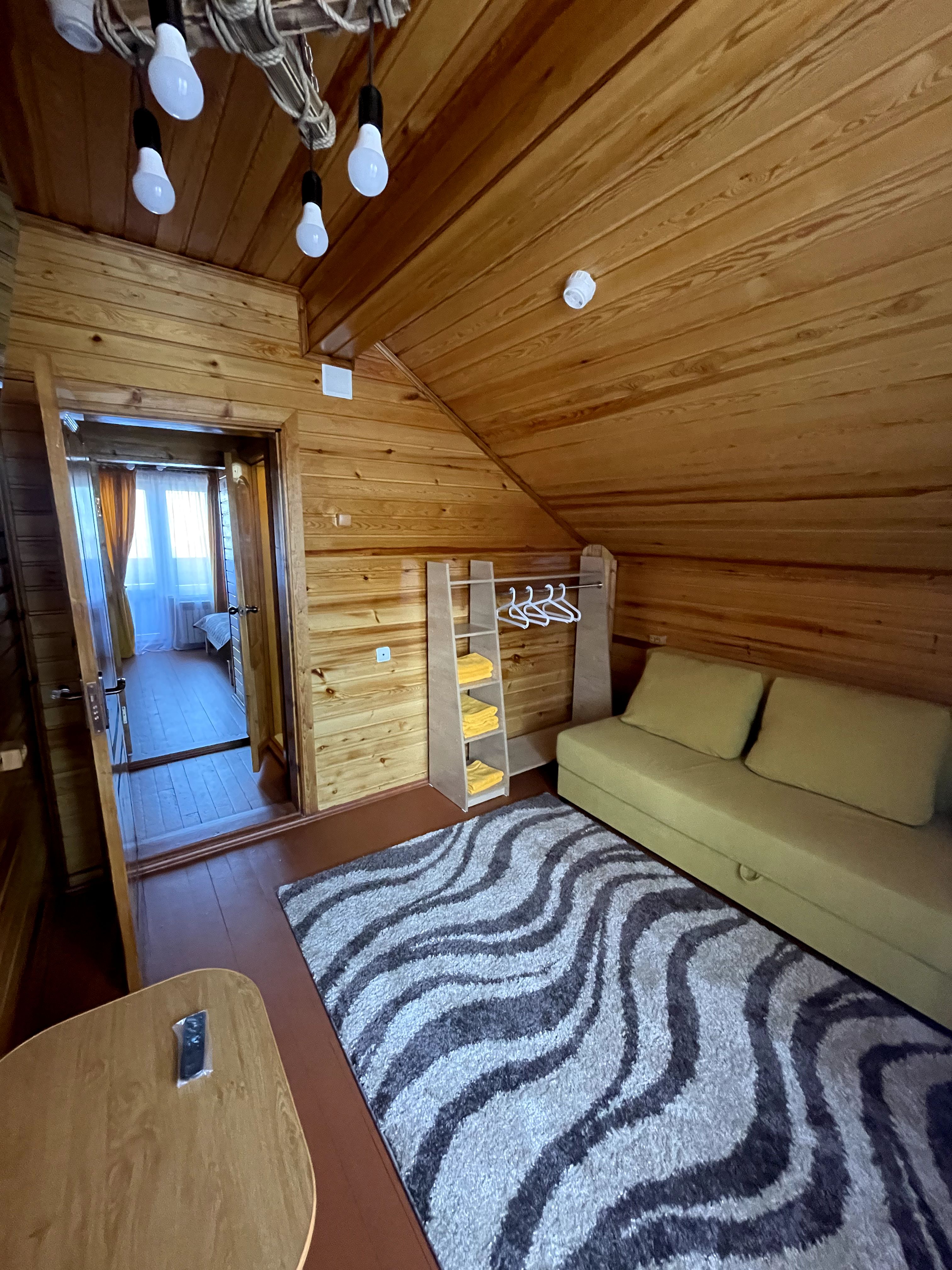 Двухкомнатная студия 35 м2 с отдельной кухней и 2 лоджиями, в коттедже №9