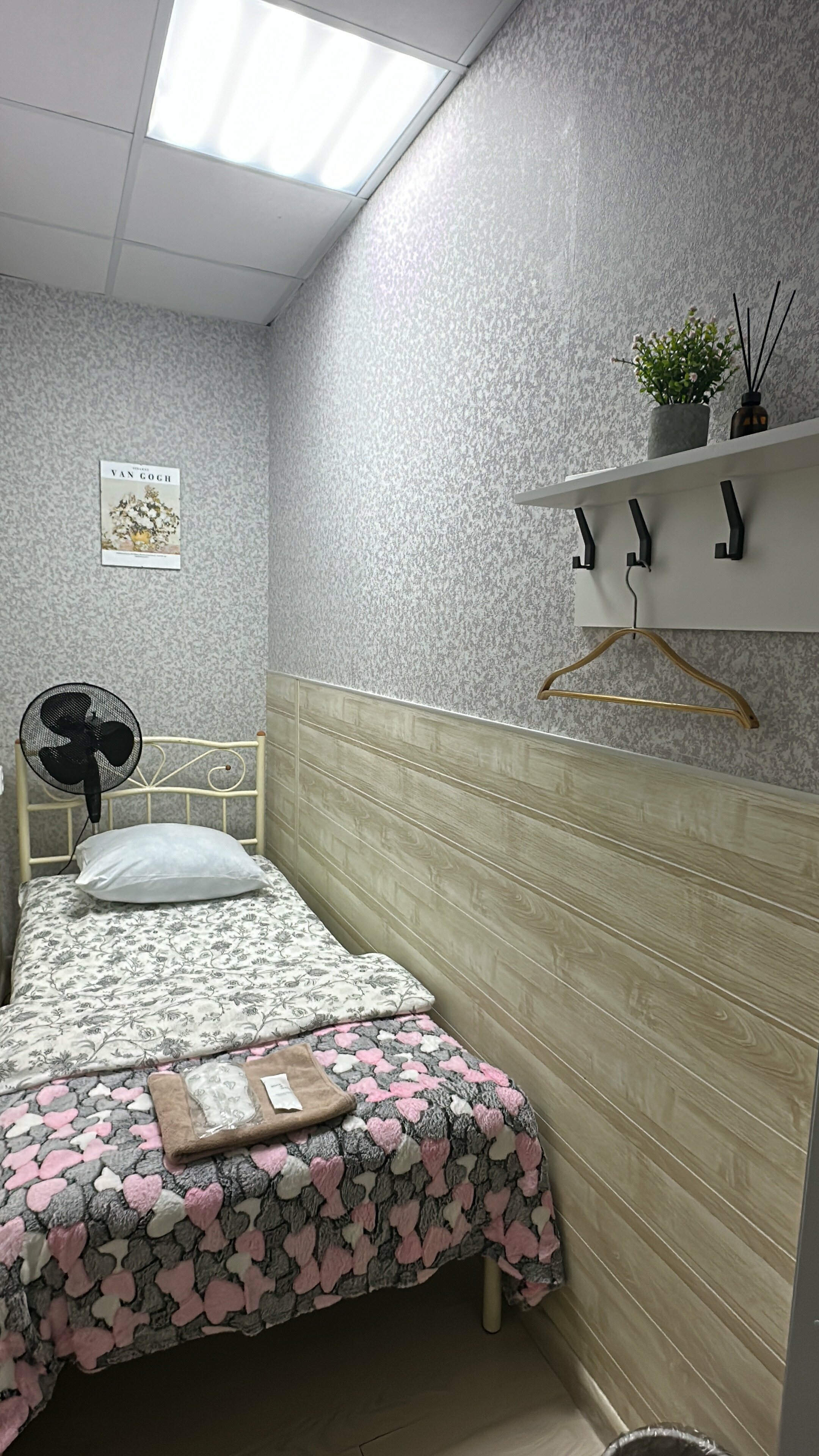 Одноместный номер с общим душем и туалетом