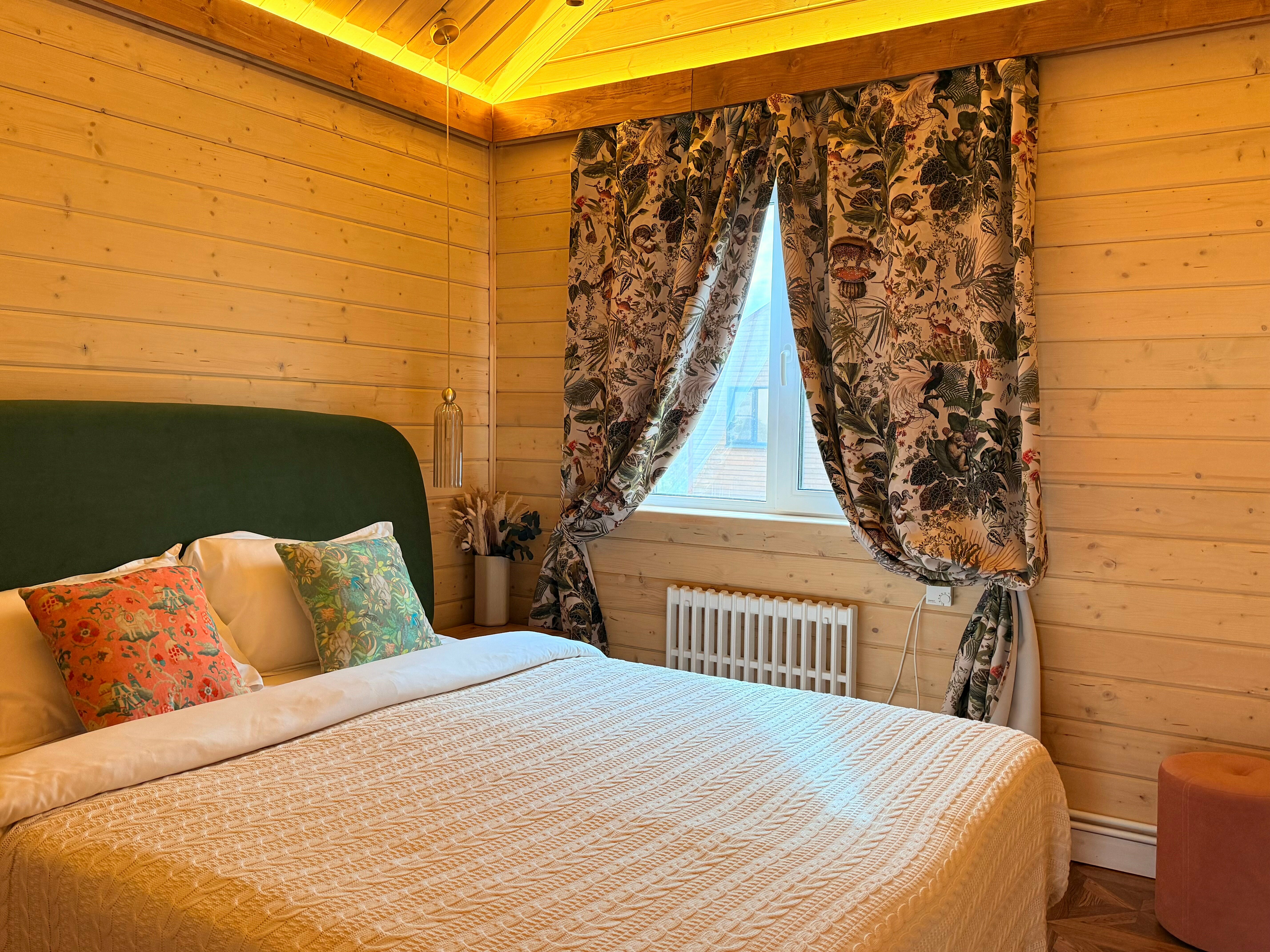 Любовь - Барнхаус с видом на поле