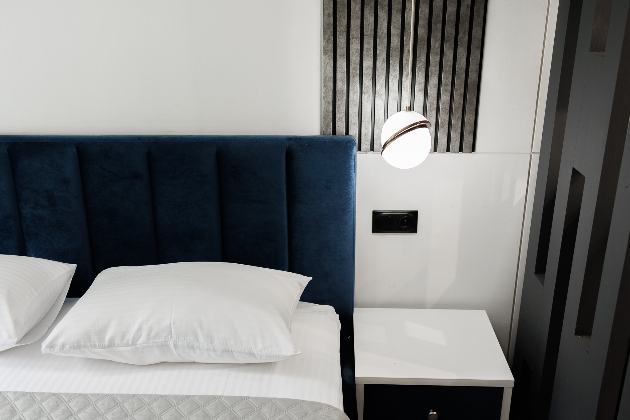 Зеркальный двухместный таунхаус