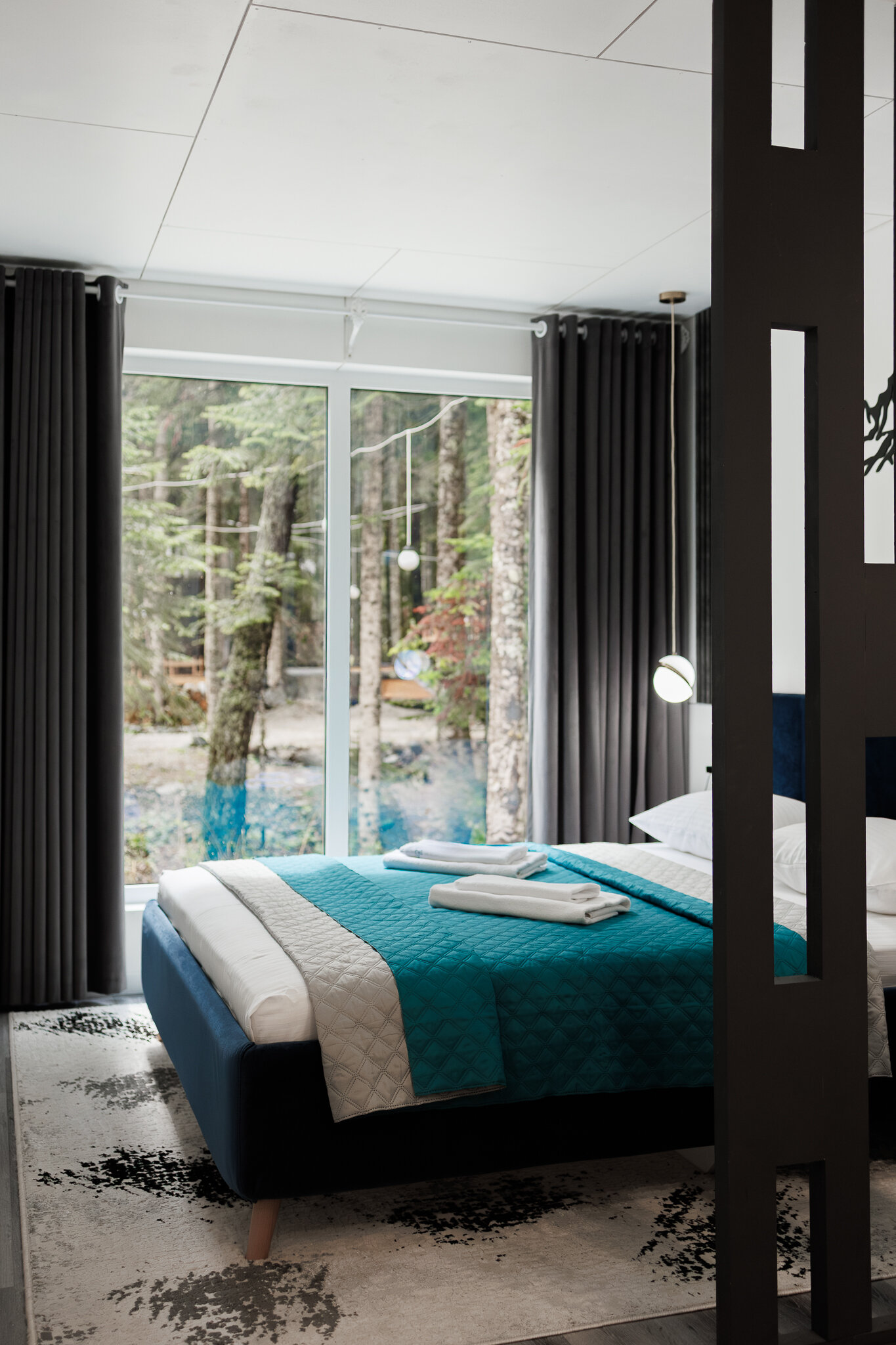 Зеркальный двухместный таунхаус