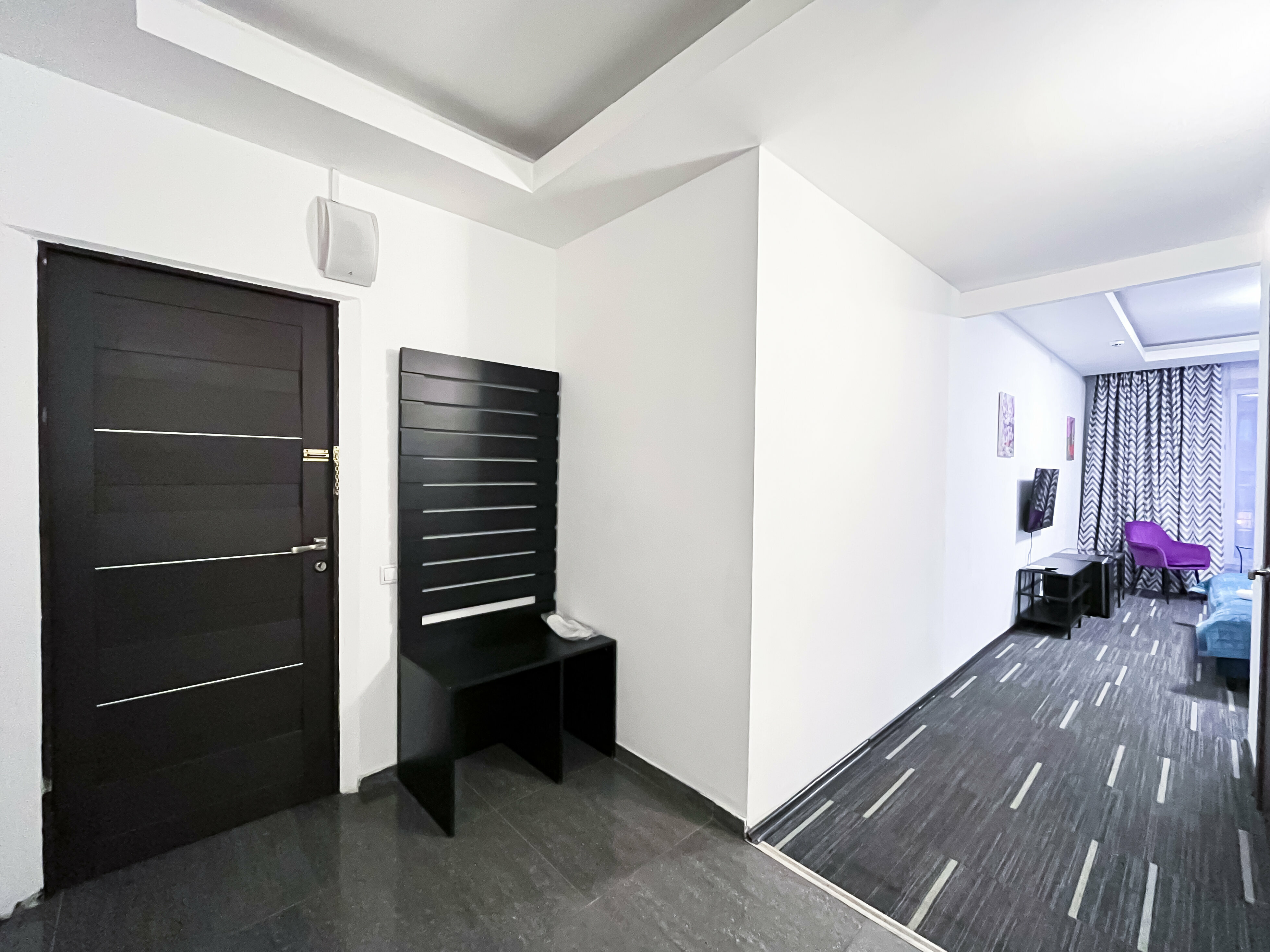 Делюкс с балконом и двуспальной кроватью