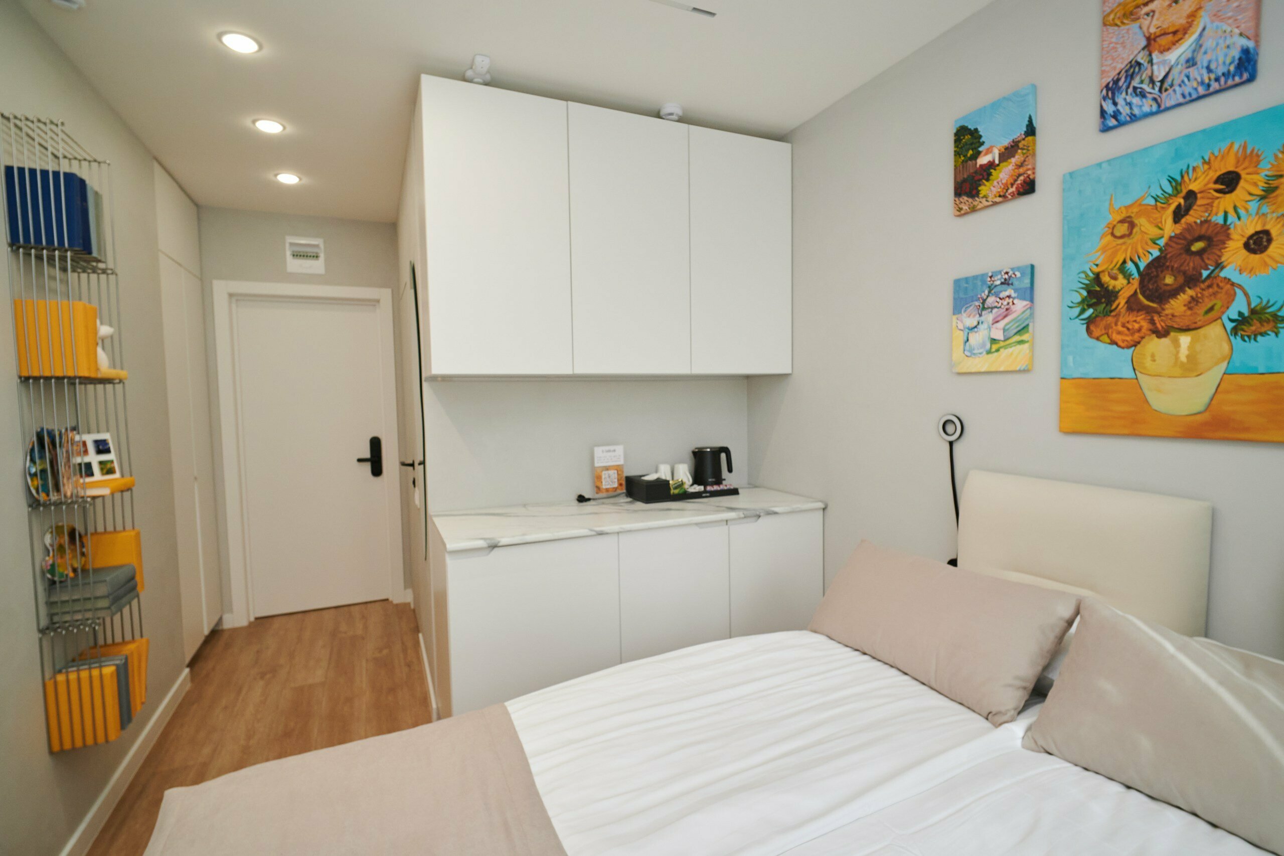 Двухместный номер  "Ван Гог" с видом на Казанский собор