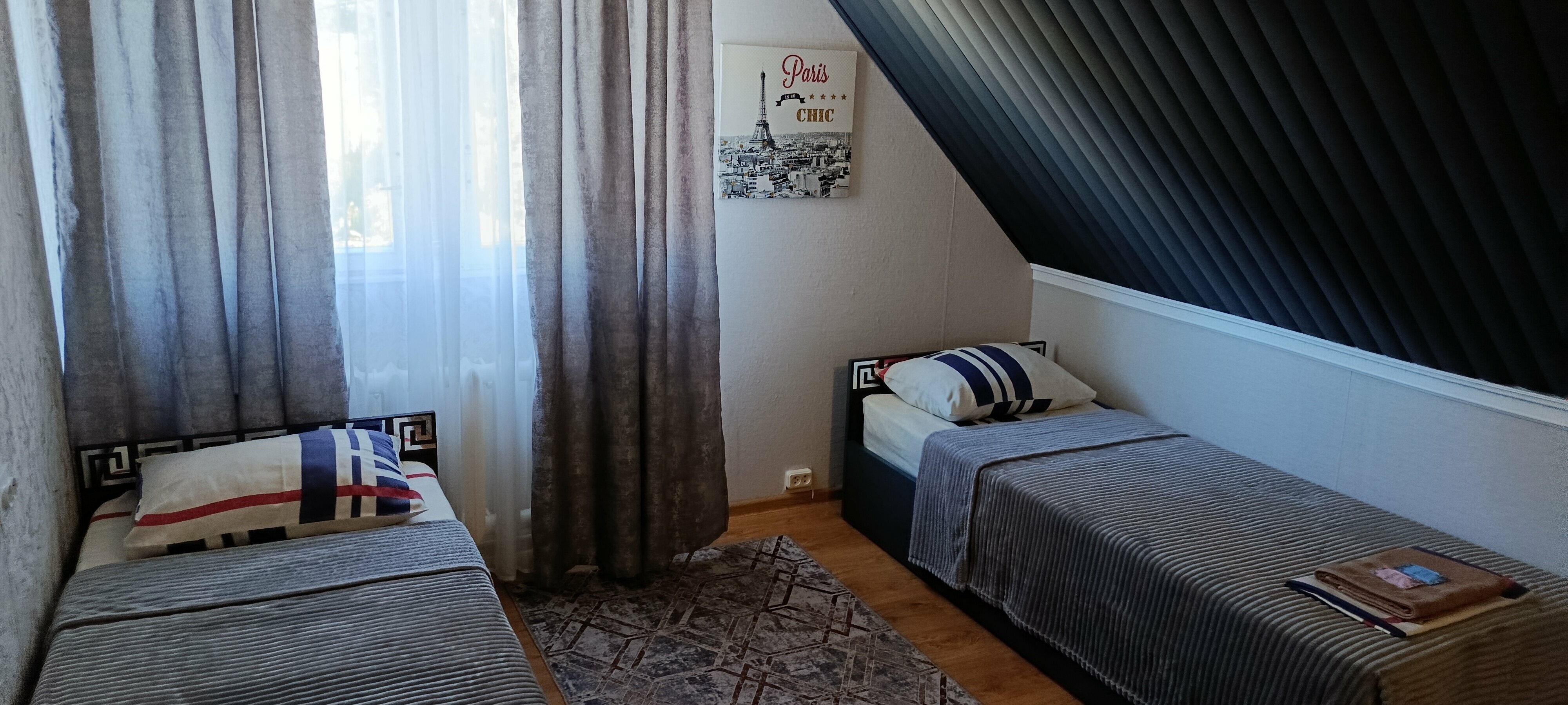 Односпальная кровать в общем мужском номере