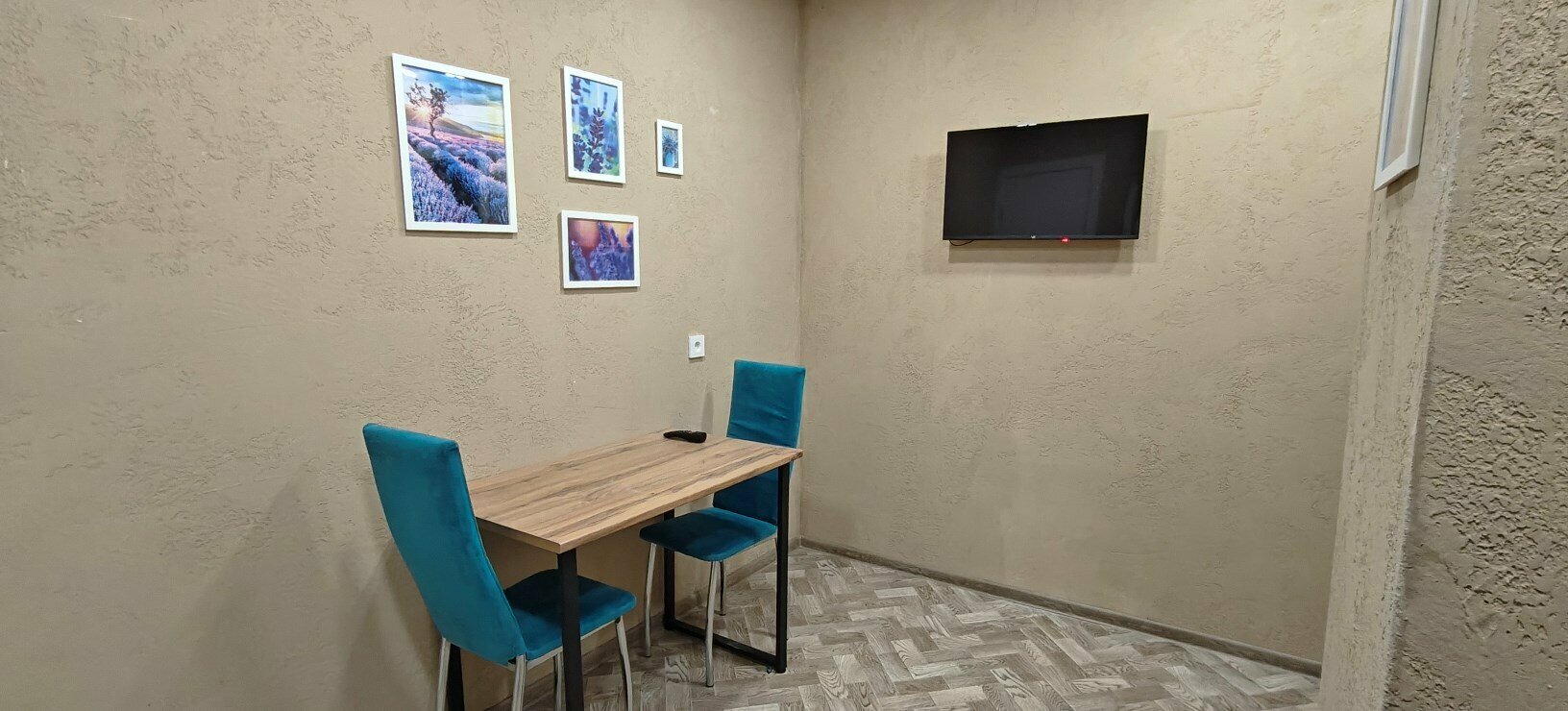 Бюджетный комфортабельный номер на цокольном этаже