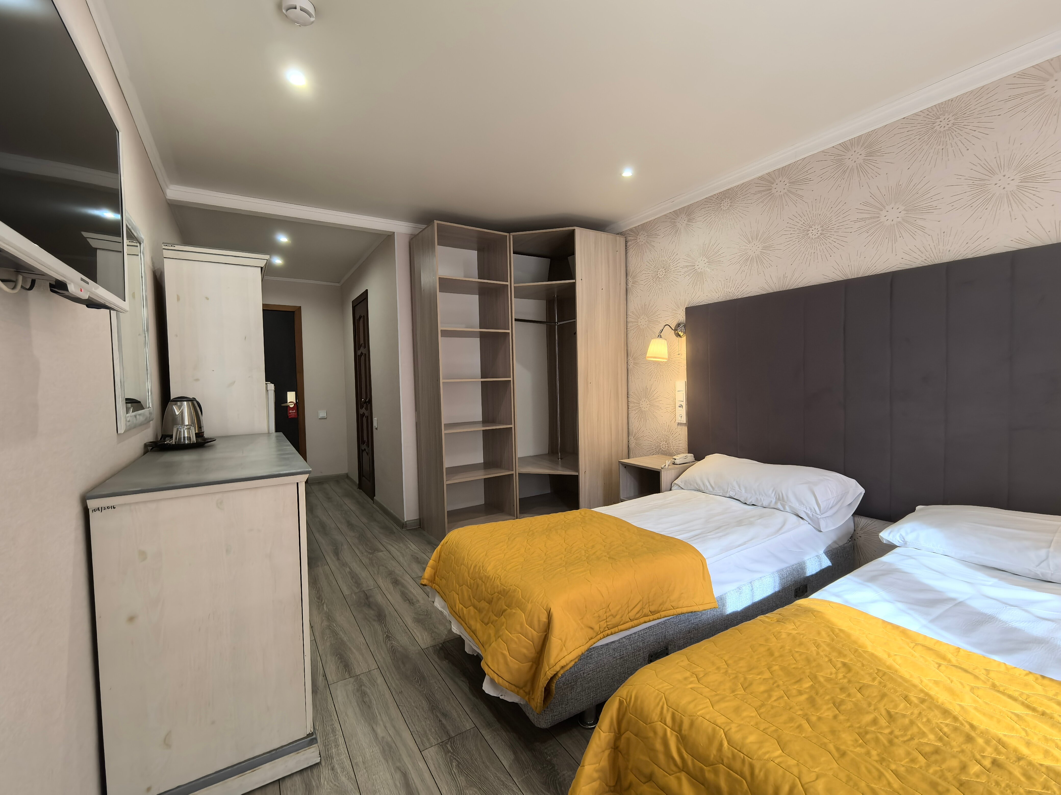 Двухместный номер с 2 отдельными кроватями и балконом