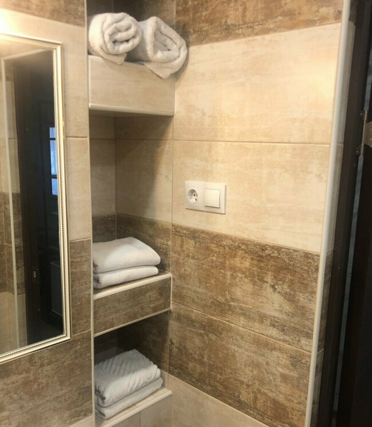 Улучшенный двухместный номер с 2 отдельными кроватями