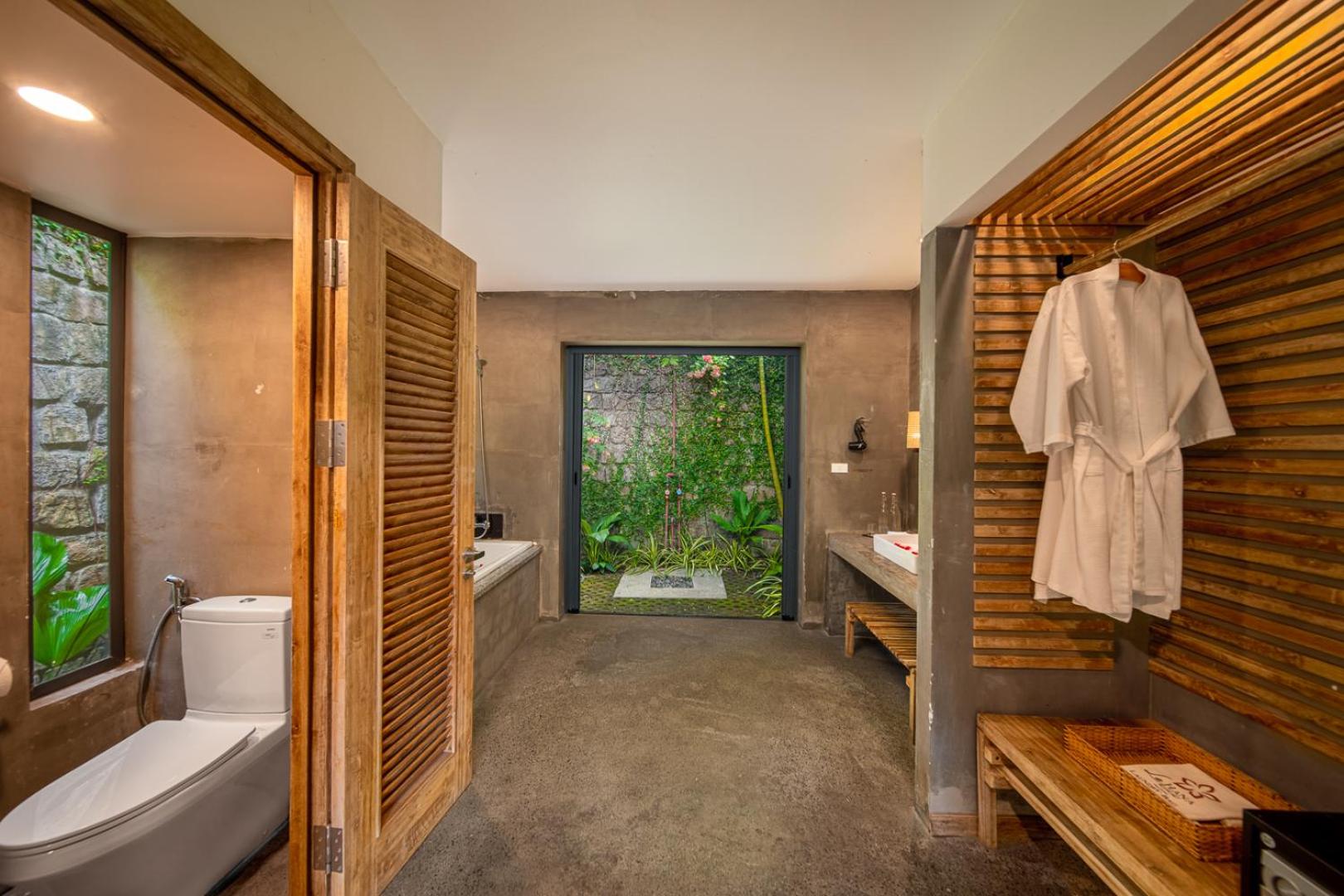 Hill Bungalow with bathtub