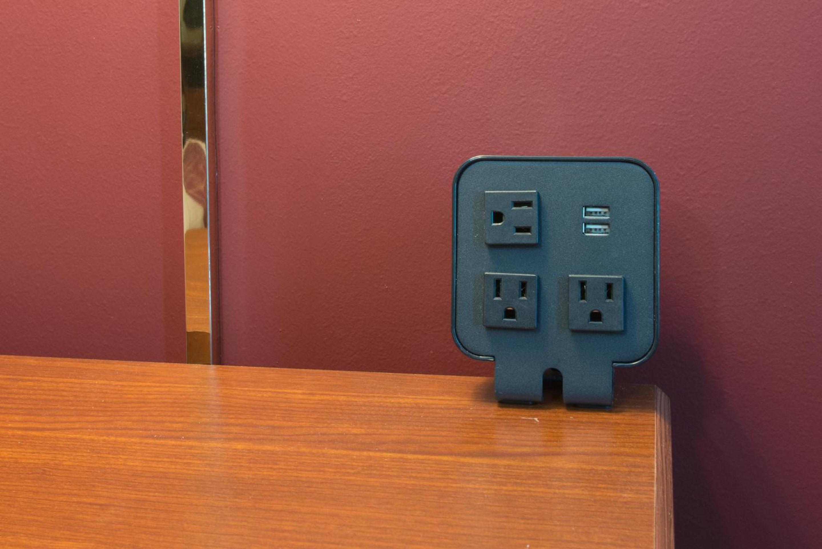  Suite with Two Double Beds with Kitchenette Disability Access Roll-In Shower Non-Smoking