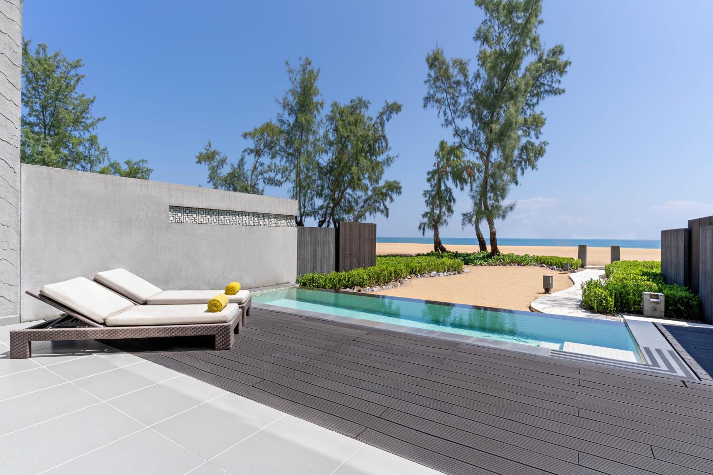 Beachfront One Bedroom Suite with Private Pool