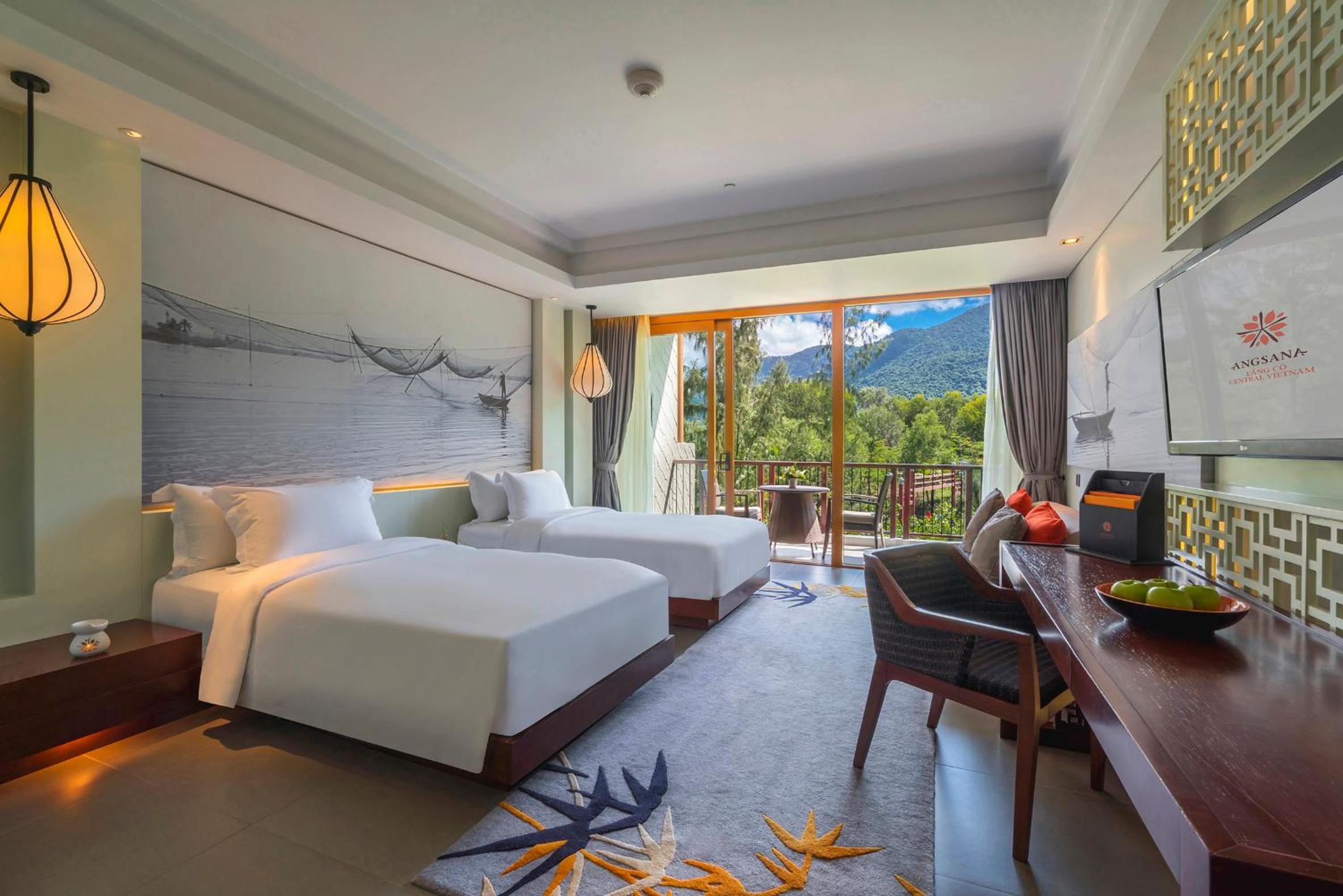 Grand Twin Room with Balcony and Garden View