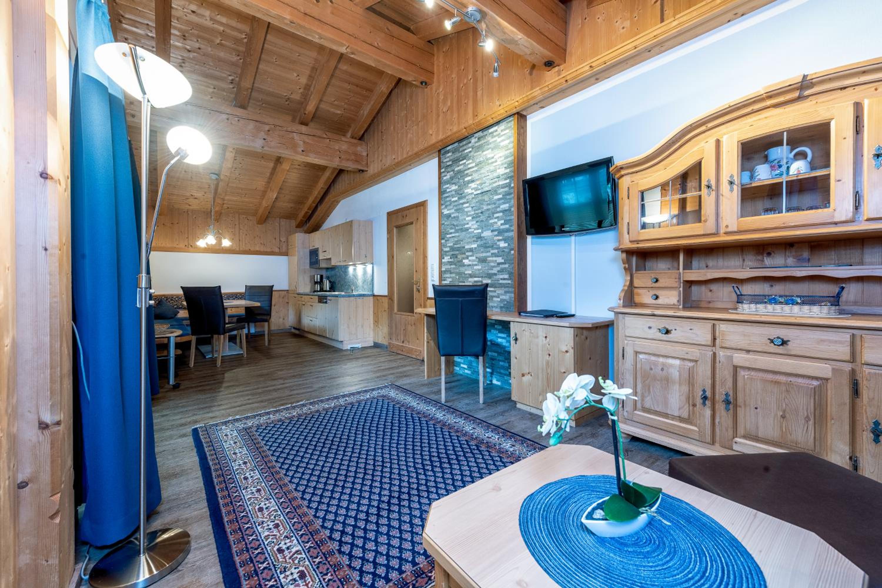 Two-Bedroom Apartment (6 Adults)