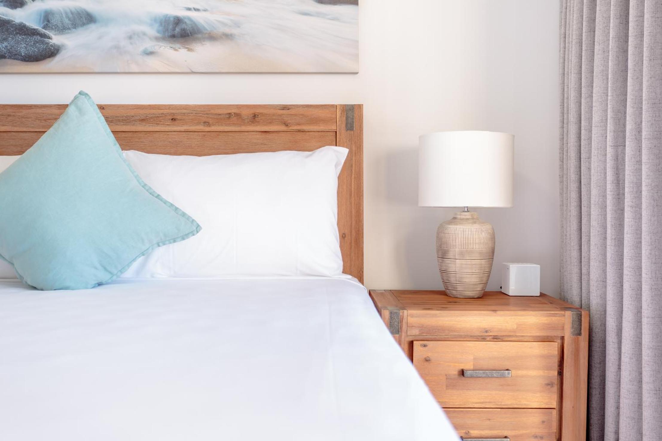 One-Bedroom Ocean View Apartment