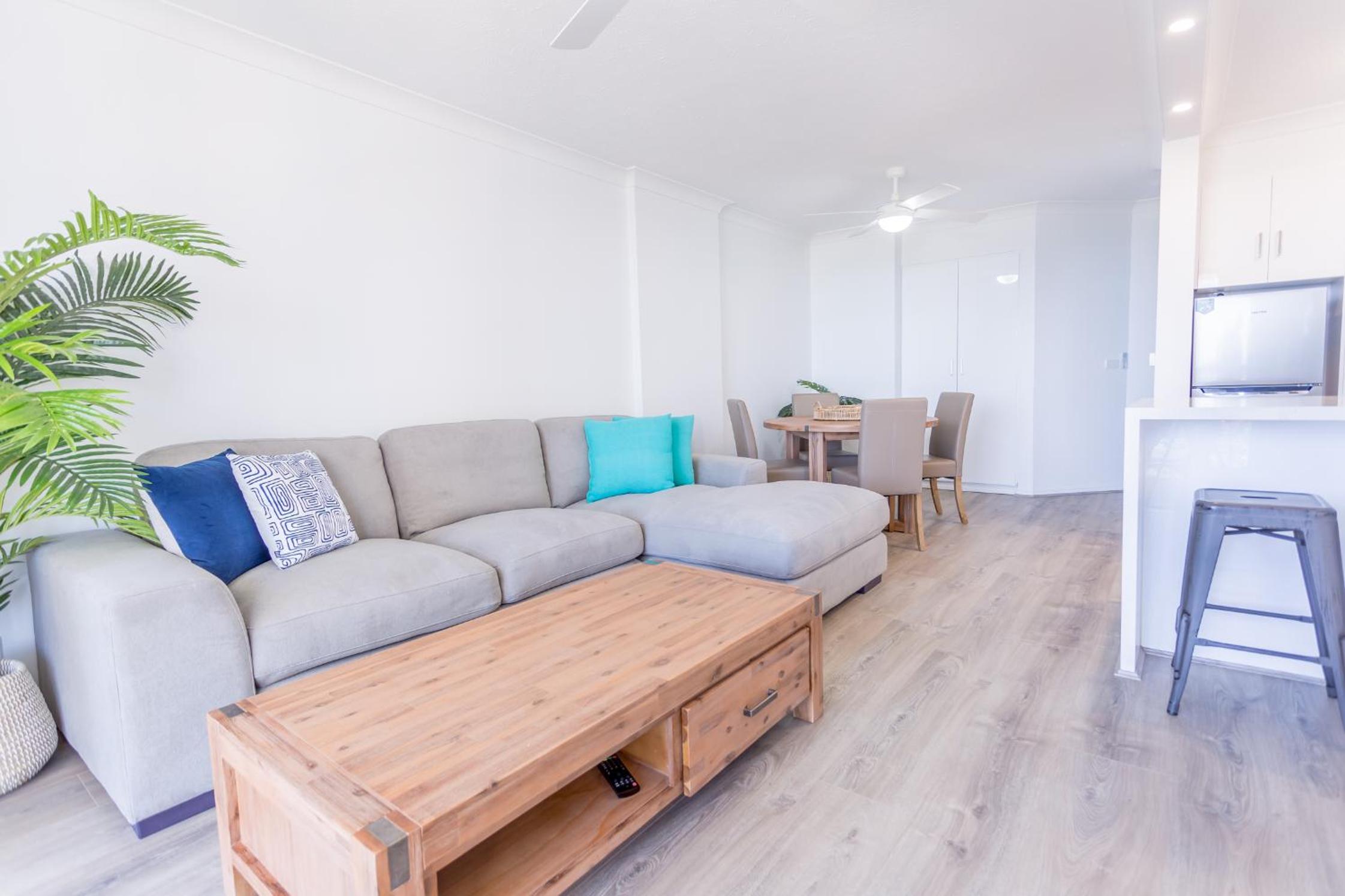 One-Bedroom Ocean View Apartment