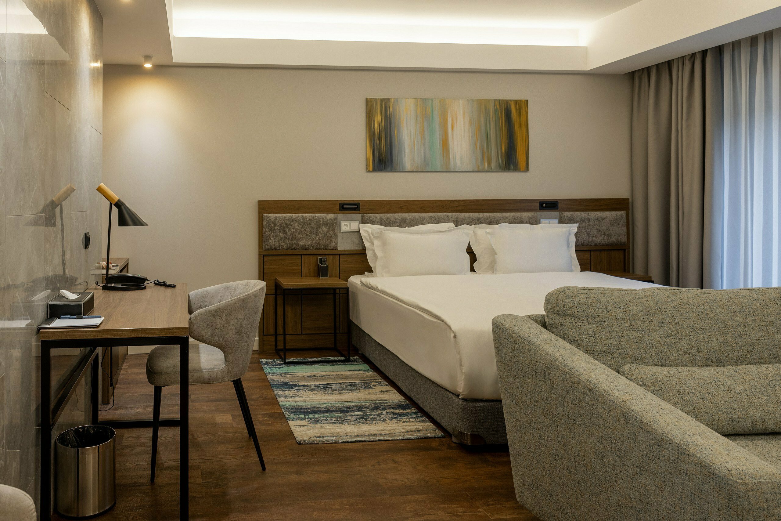 Джуниор Сюит