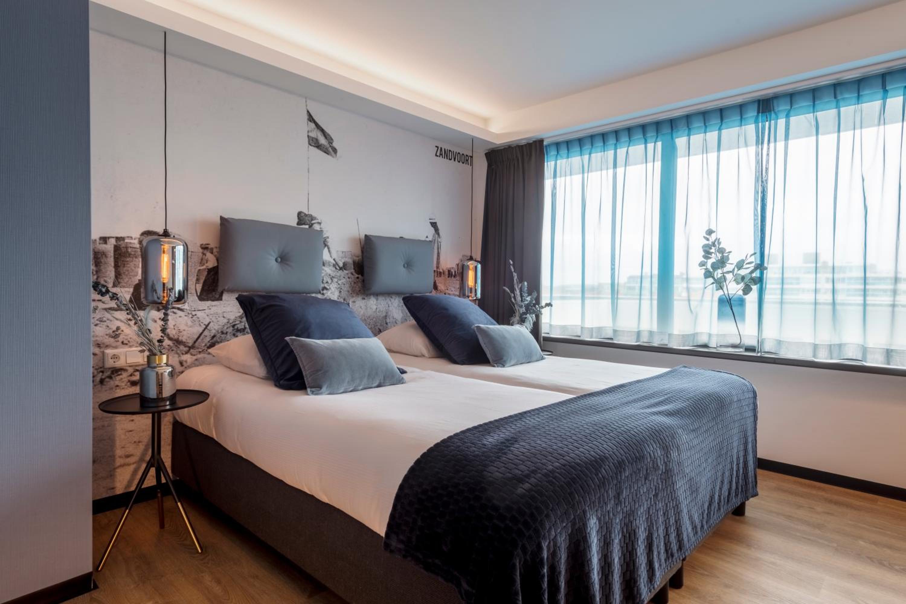 Large Room with Bathtub