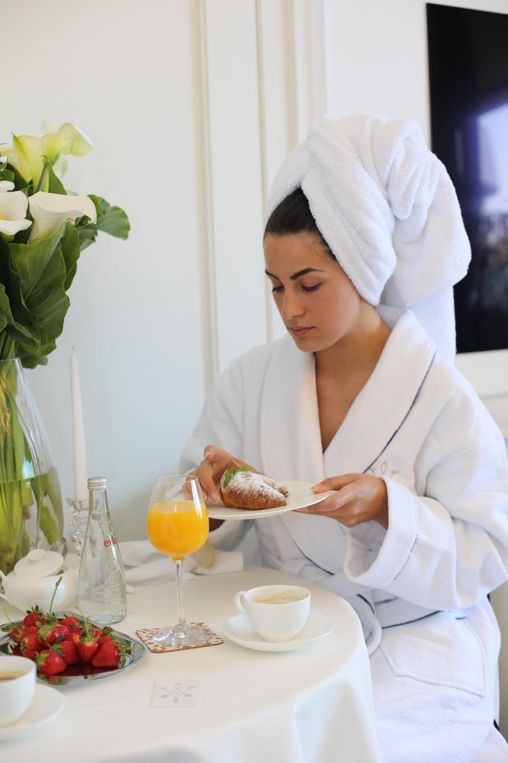 Two-Bedroom Suite with Balcony and Panoramic View