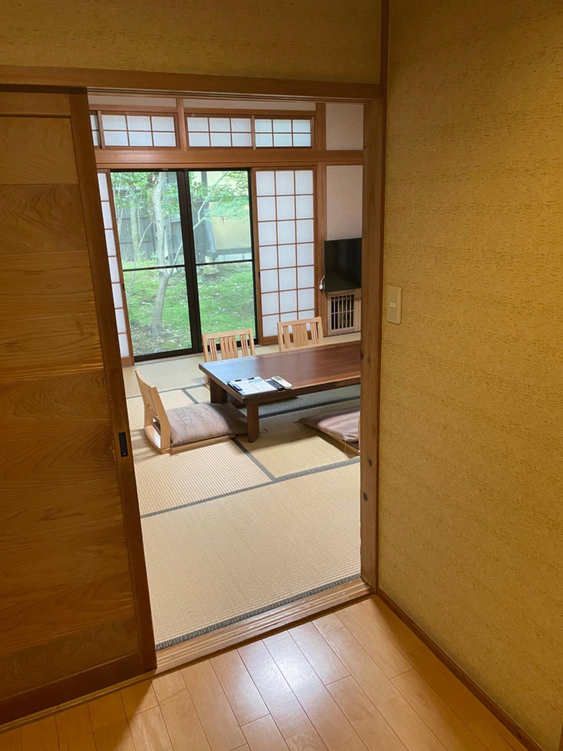 Japanese-Style Room - Garden View