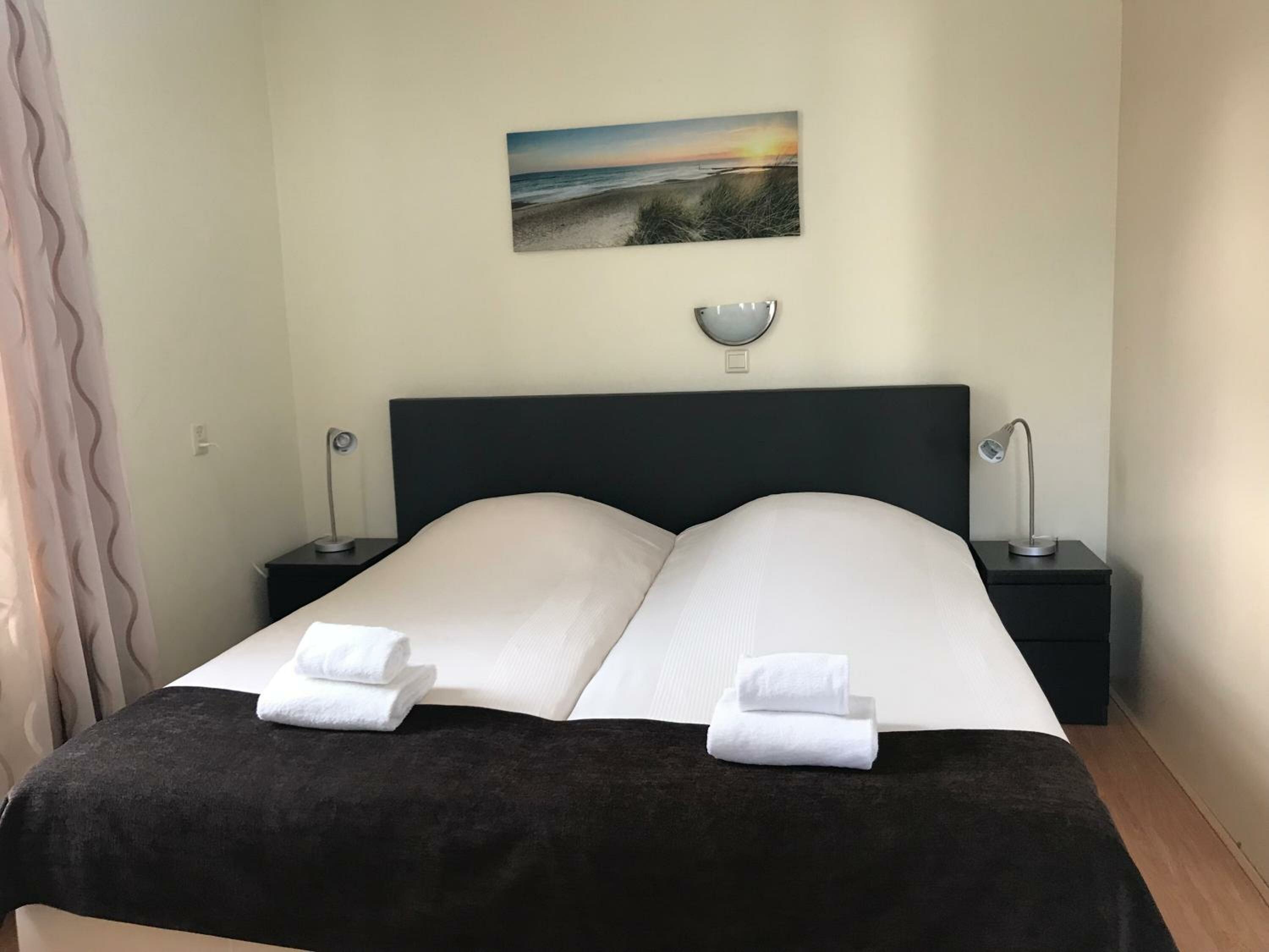 Family Room (2 Adults + 2 Children)